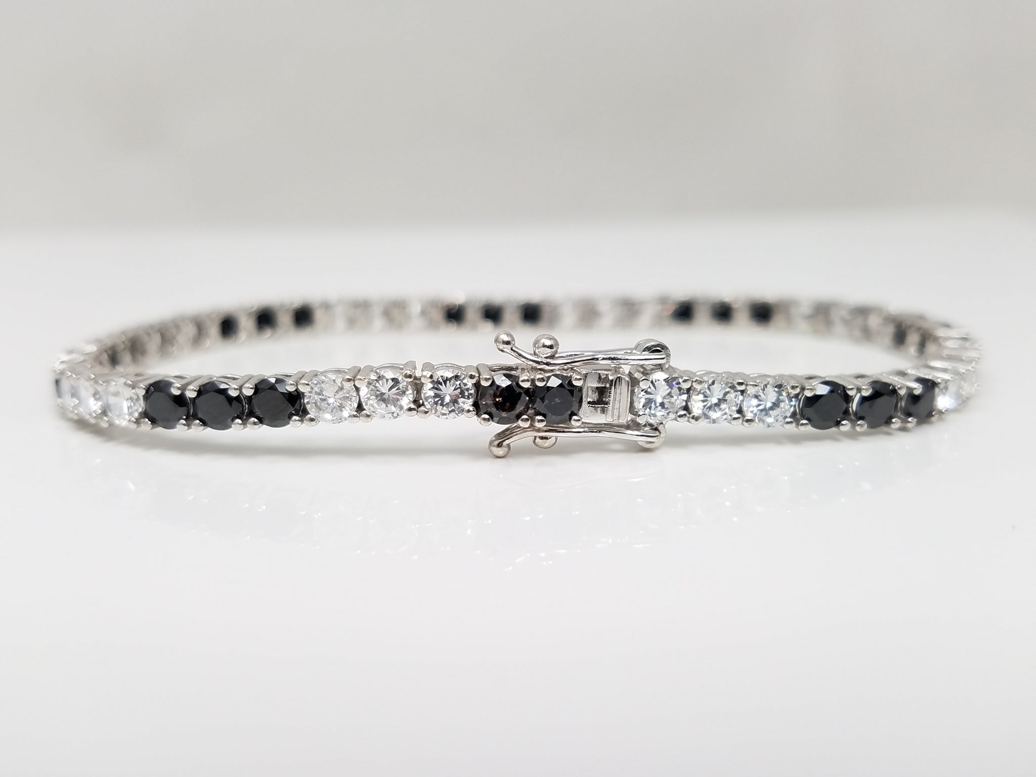 Striking 6.25" Black & White Cubic Zirconia 14k White Gold Tennis Bracelet