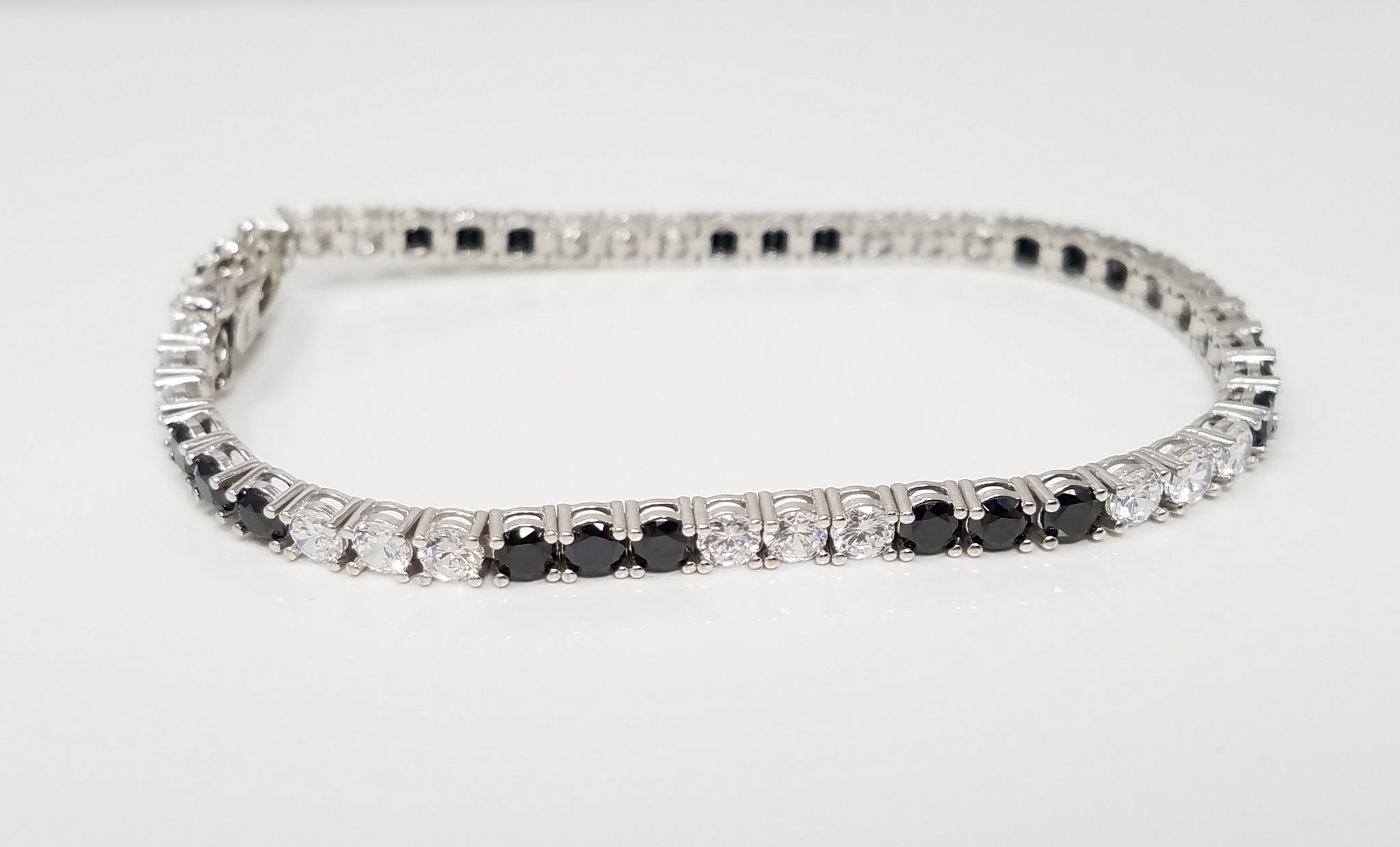Striking 6.25" Black & White Cubic Zirconia 14k White Gold Tennis Bracelet