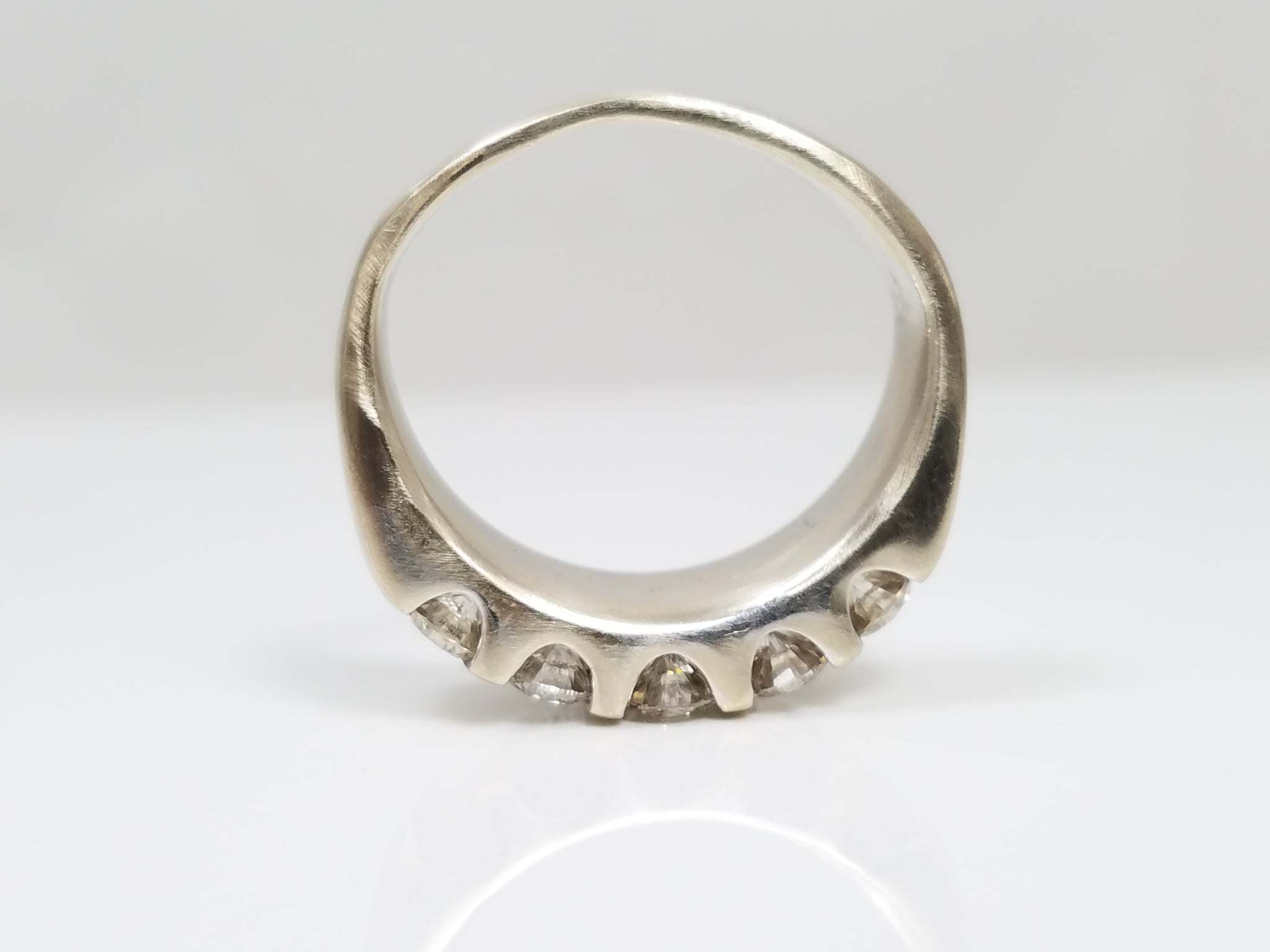 Gleaming 18k White Gold 1ctw Natural Diamond Ring Band