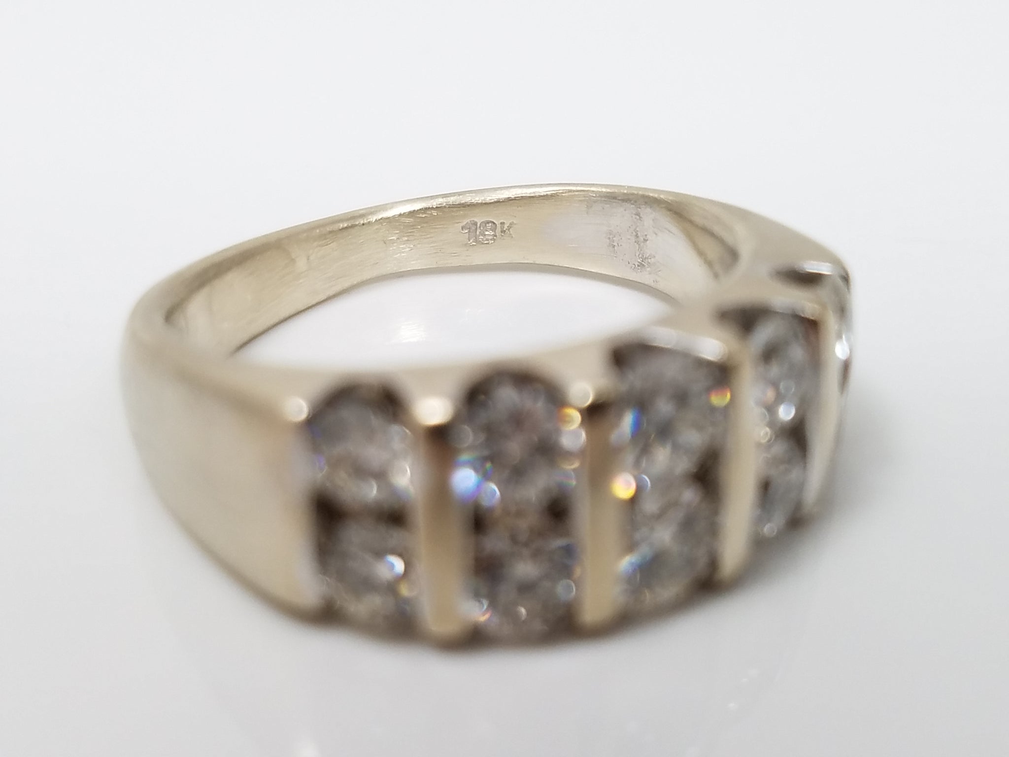 Gleaming 18k White Gold 1ctw Natural Diamond Ring Band