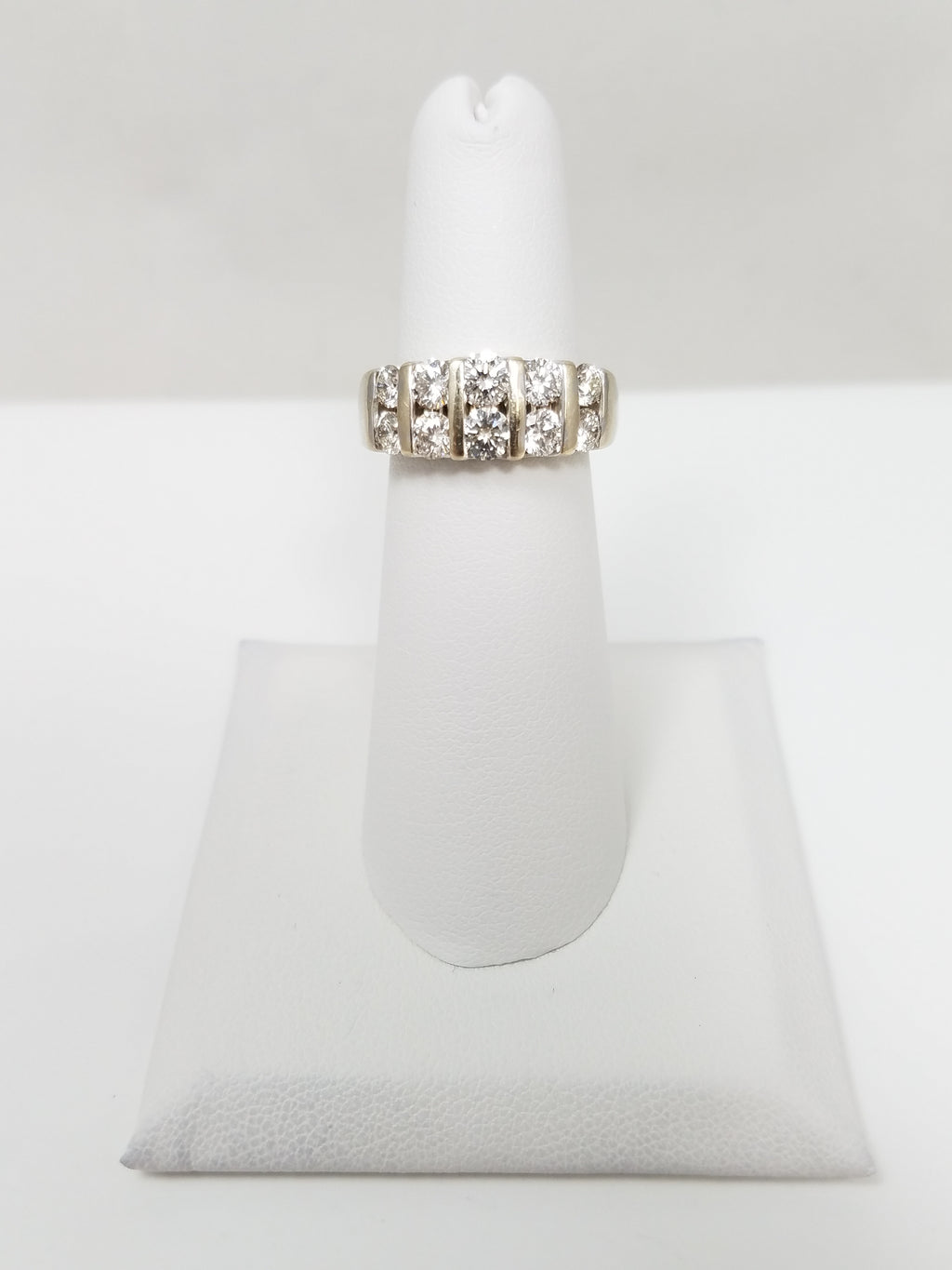 Gleaming 18k White Gold 1ctw Natural Diamond Ring Band