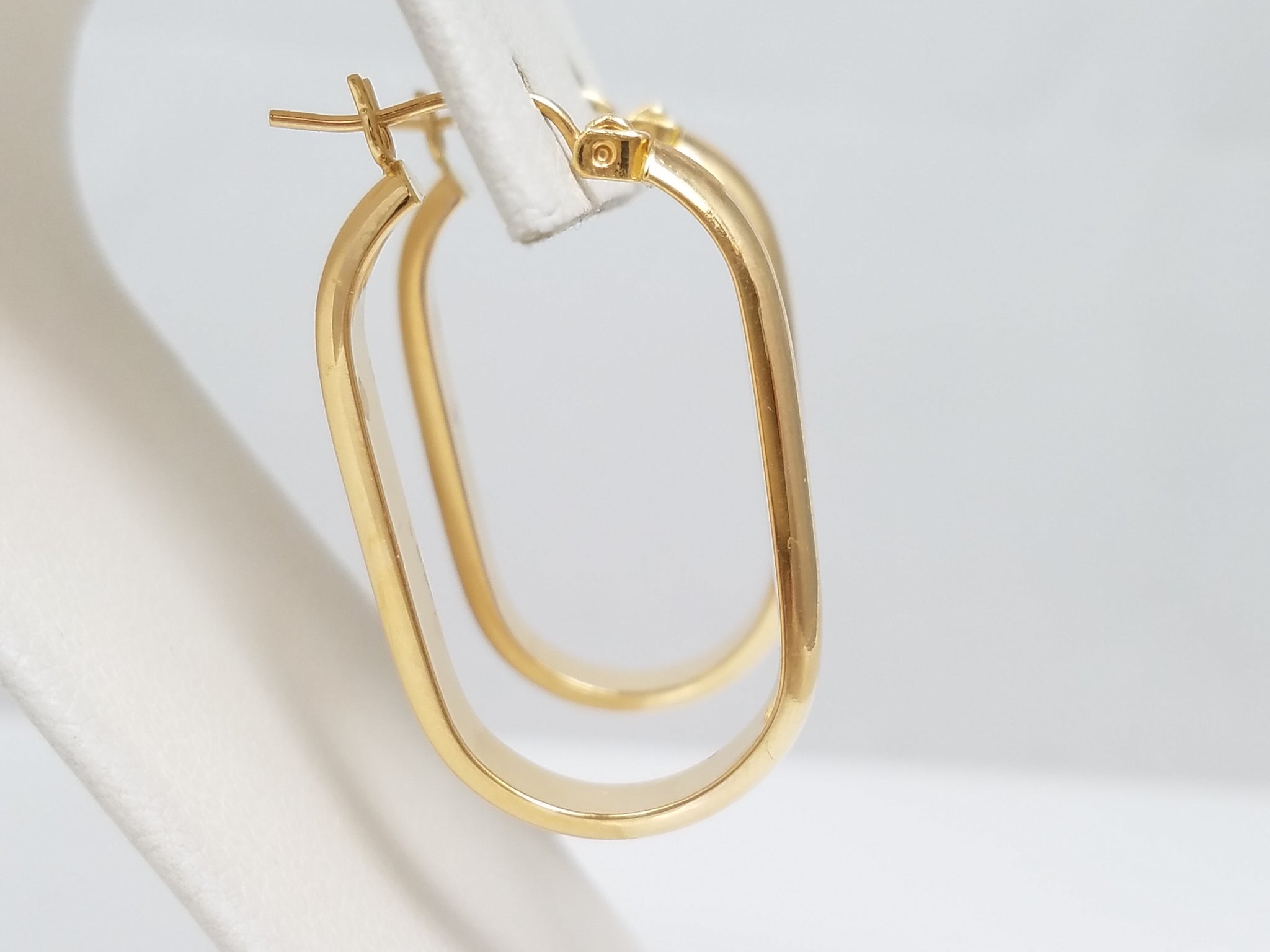 Luxurious 18k Yellow Gold Elongated Hollow Hoop Earrings