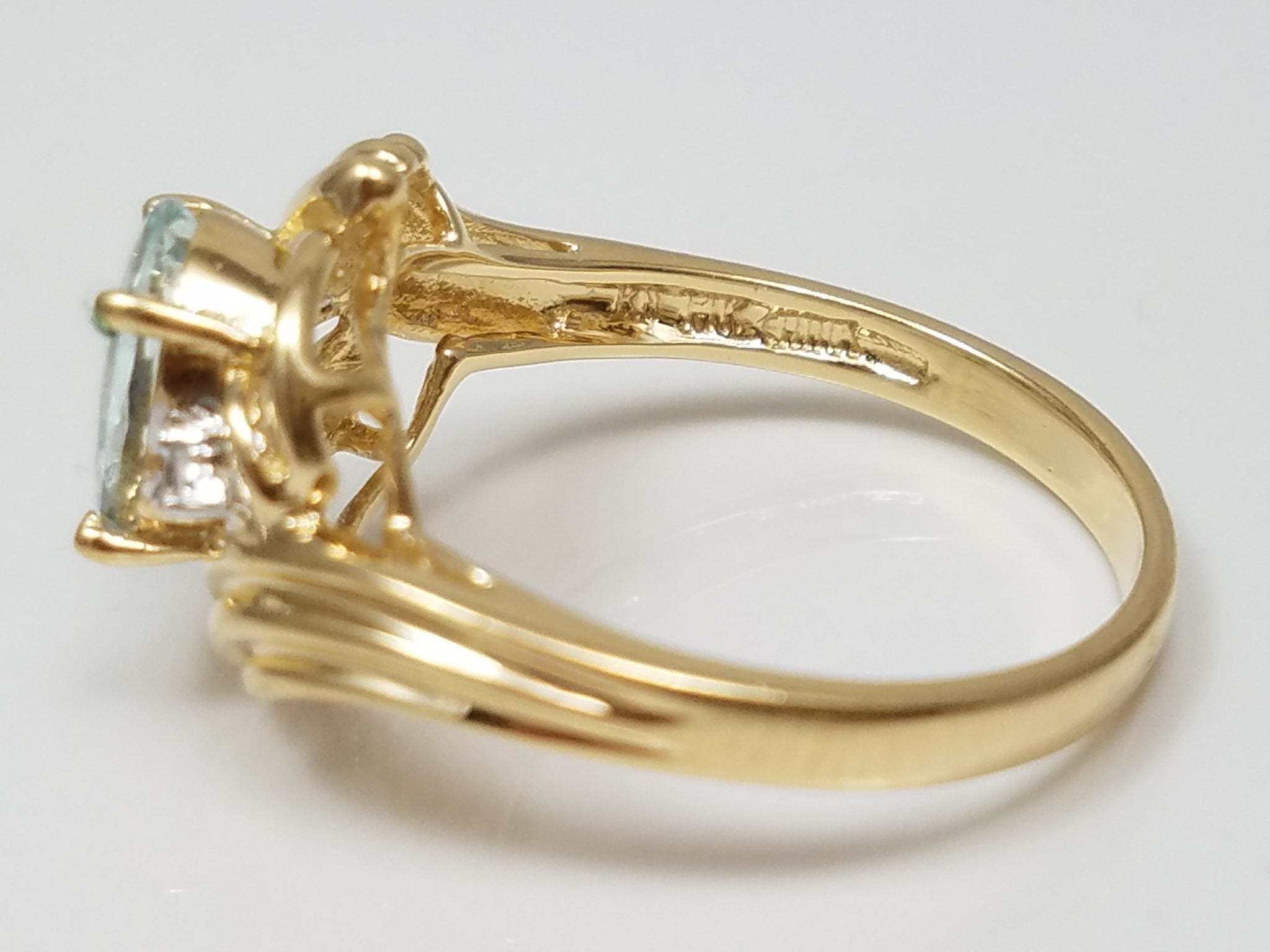 Sweet 14k Yellow Gold Natural Aquamarine Diamond Ring