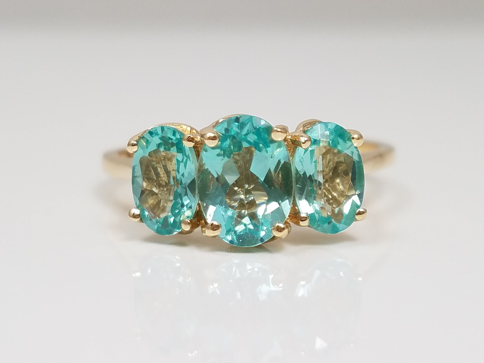Classic 14k Yellow Gold Natural Apatite Three Stone Ring