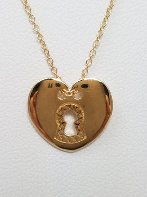 14k Yellow Gold Heart Lock Pendant Necklace