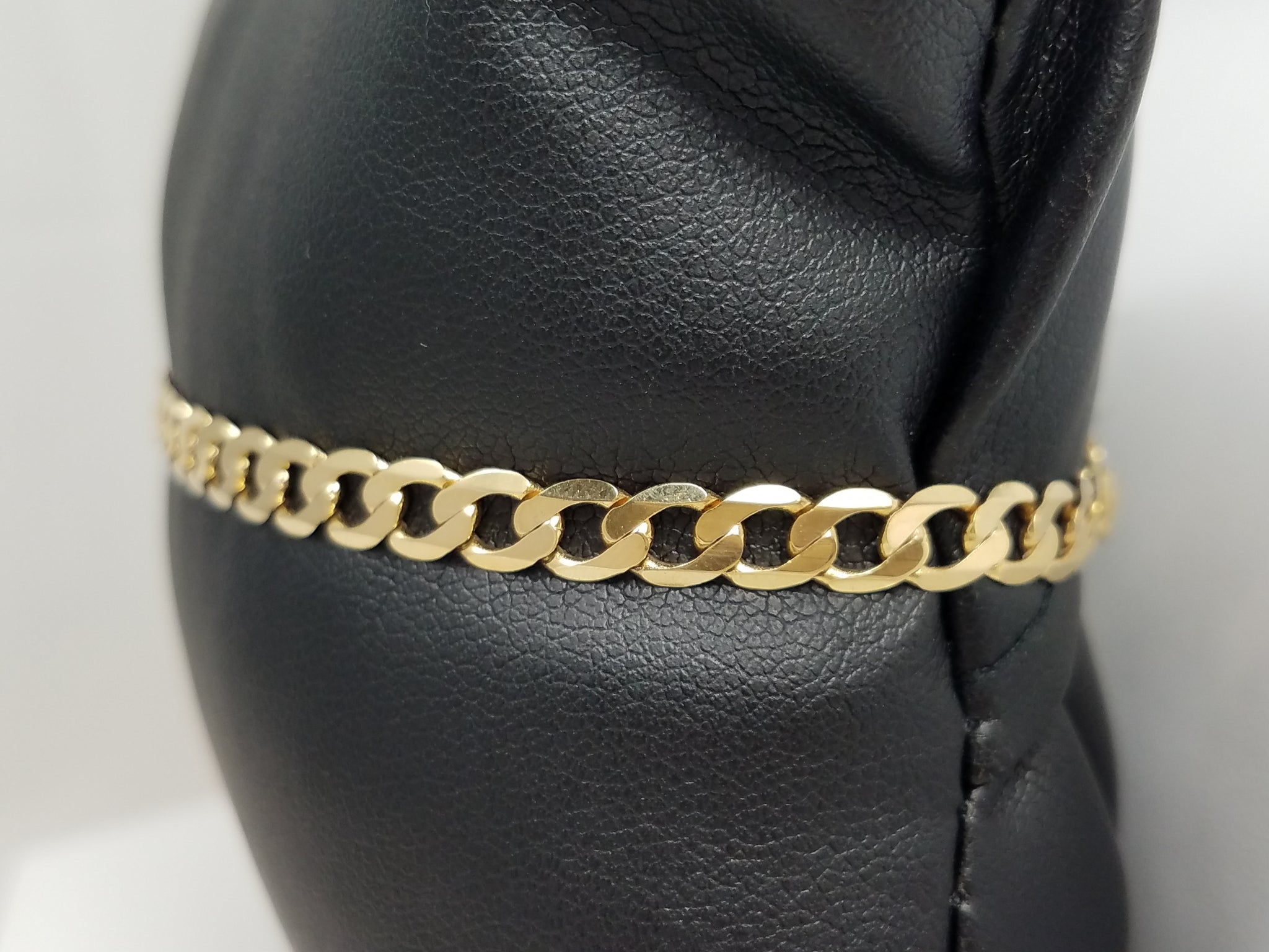 Classic 8.5" 14k Yellow Gold Solid Curb Link Bracelet