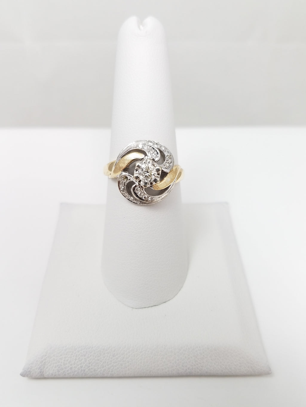 1950's Vintage 14k Two Tone Gold Natural Diamond Engagement Ring