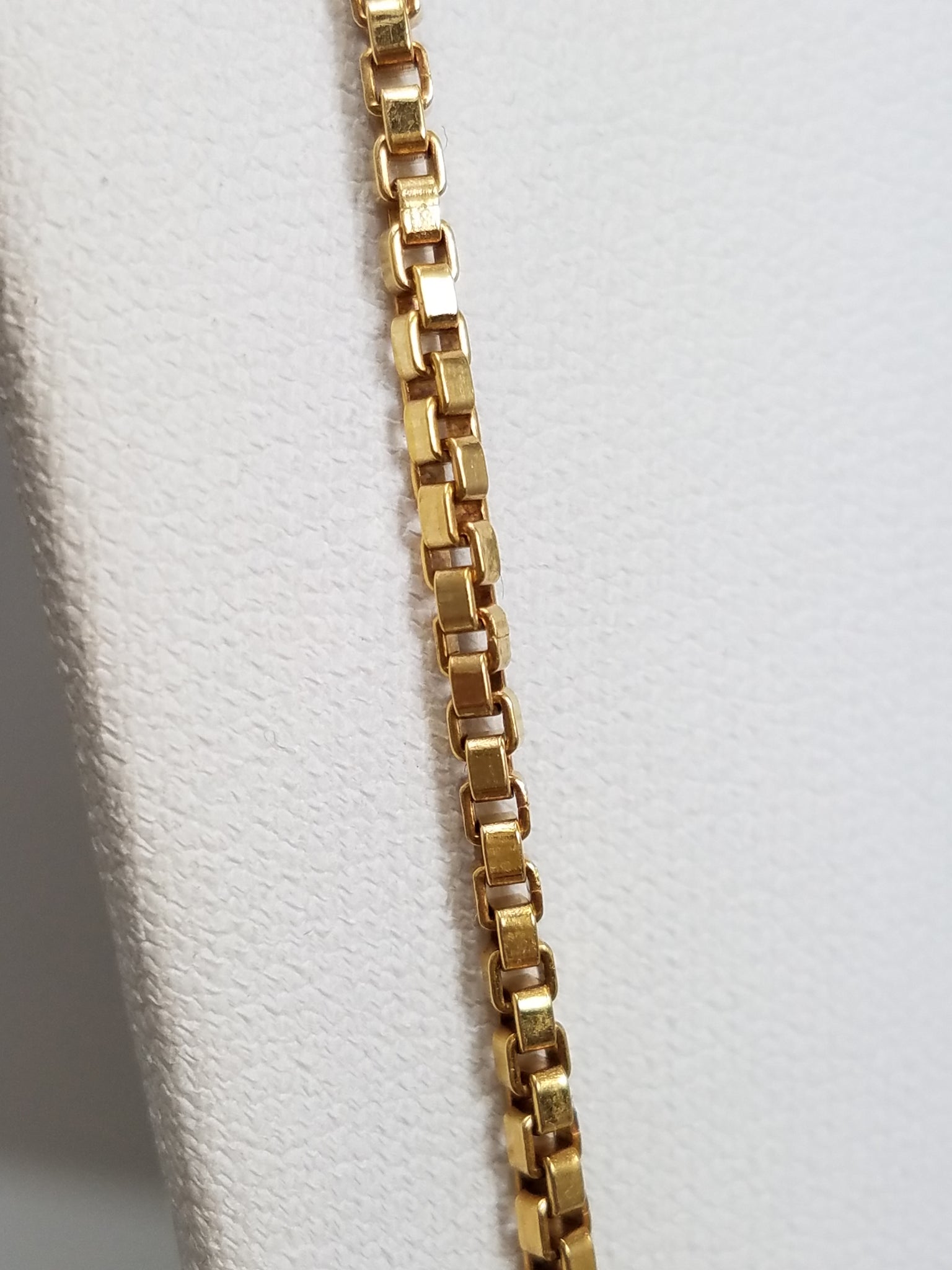 Luxurious 18k Solid Box Link Chain