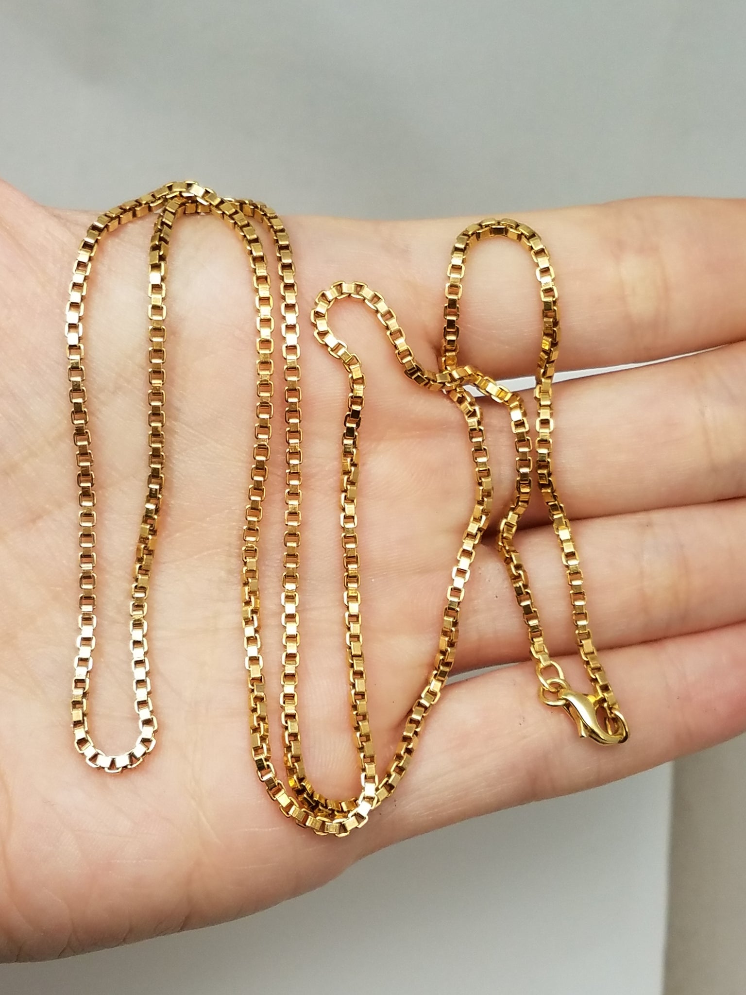 Luxurious 18k Solid Box Link Chain