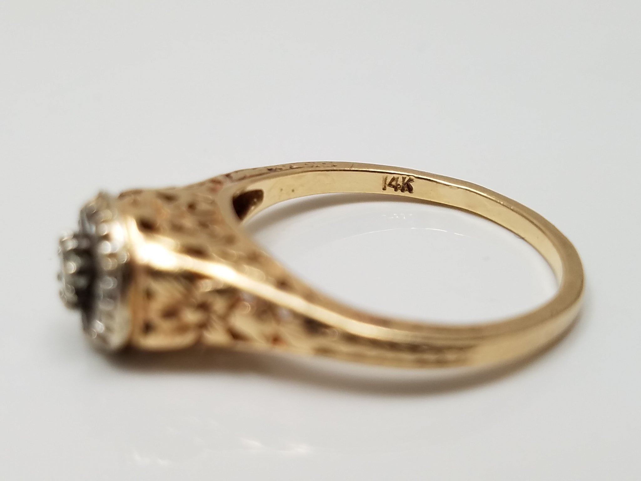 Breathtaking Vintage 14k Yellow Gold Natural Diamond Engagement Ring