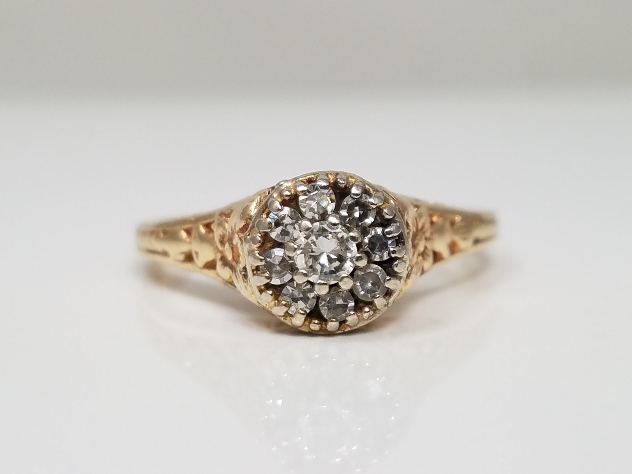 Breathtaking Vintage 14k Yellow Gold Natural Diamond Engagement Ring