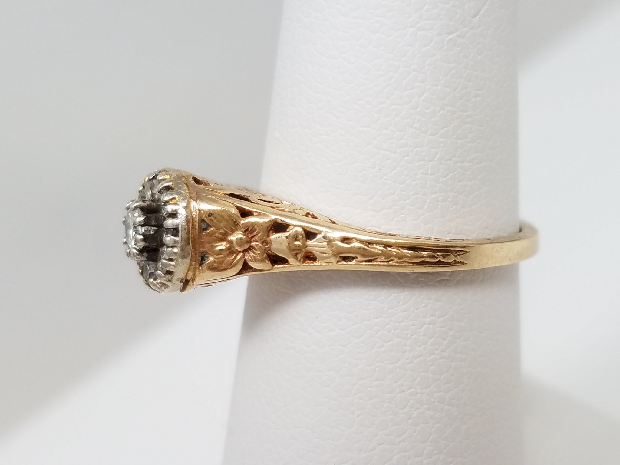 Breathtaking Vintage 14k Yellow Gold Natural Diamond Engagement Ring
