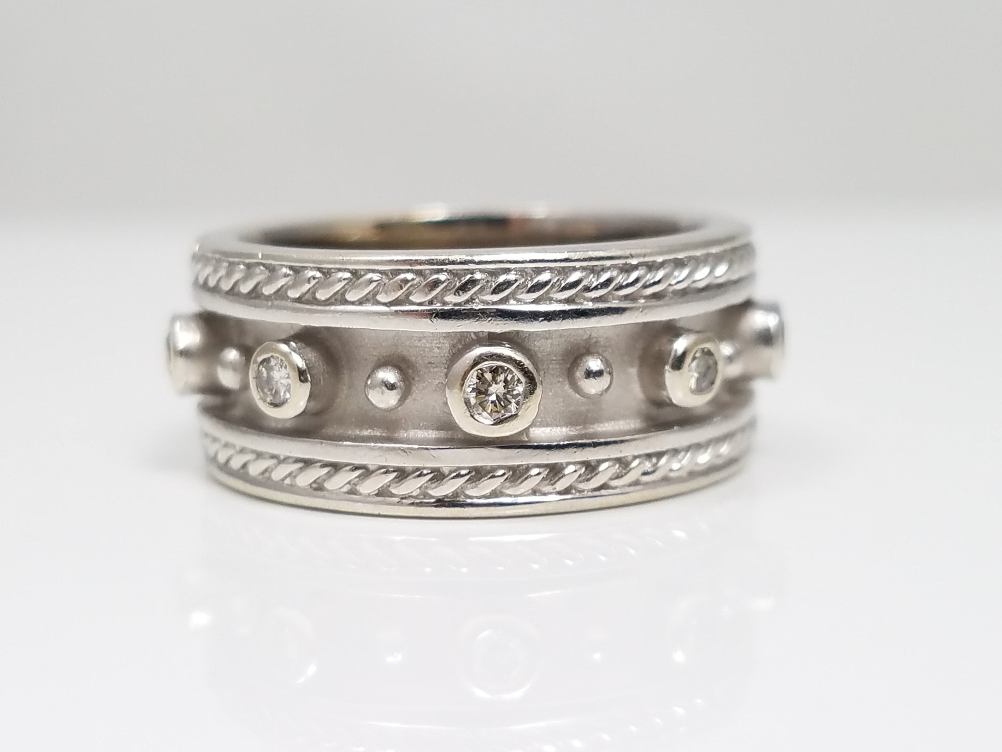 Chic 14k White Gold Natural Diamond Etruscan Design Ring Band