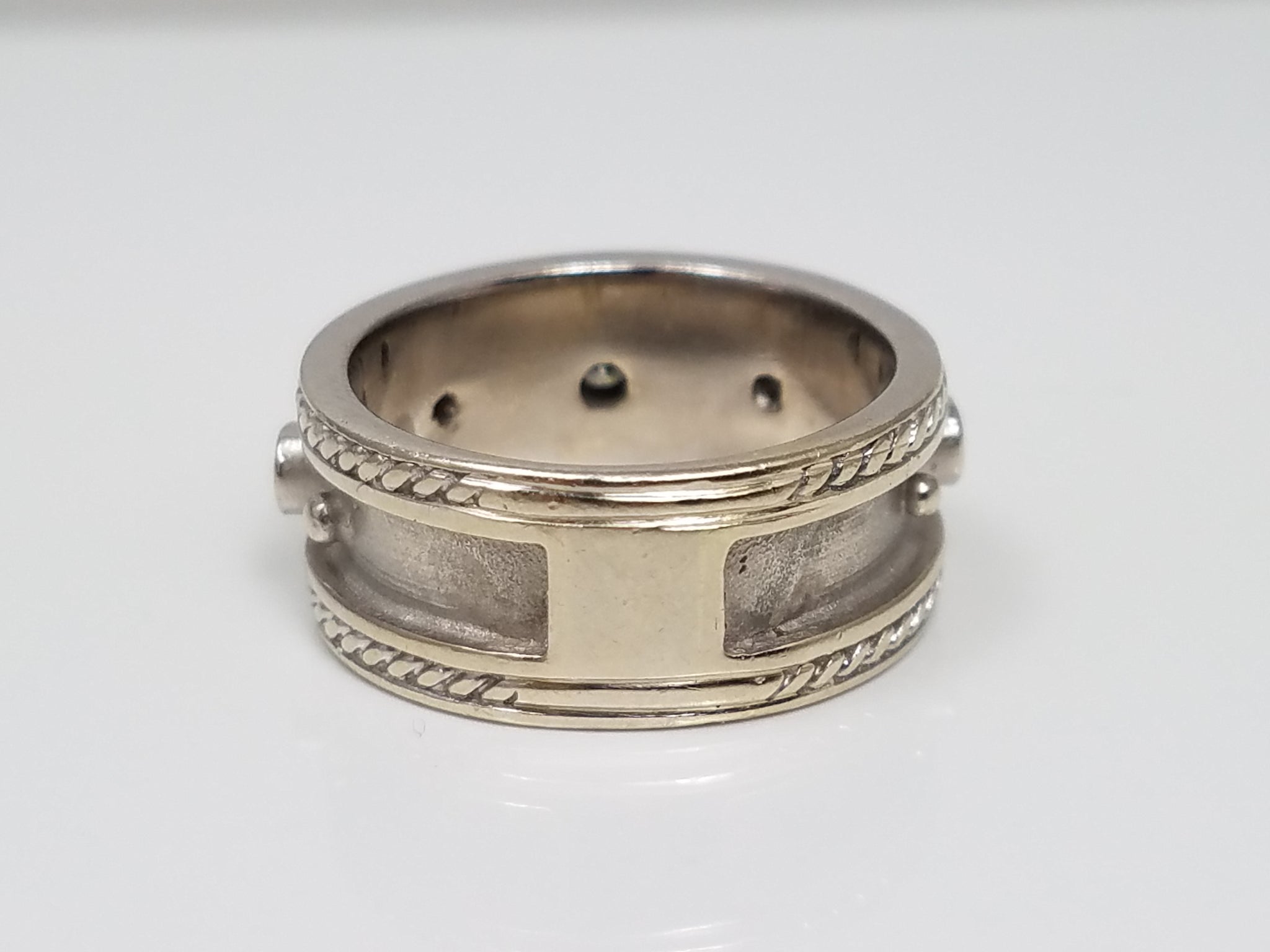 Chic 14k White Gold Natural Diamond Etruscan Design Ring Band