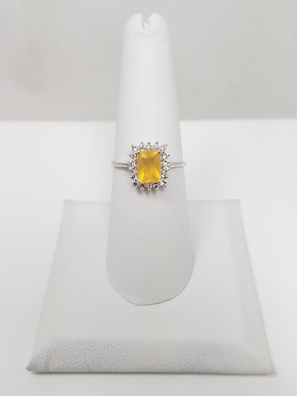 Stylish 14k Lab Grown Gem Ring