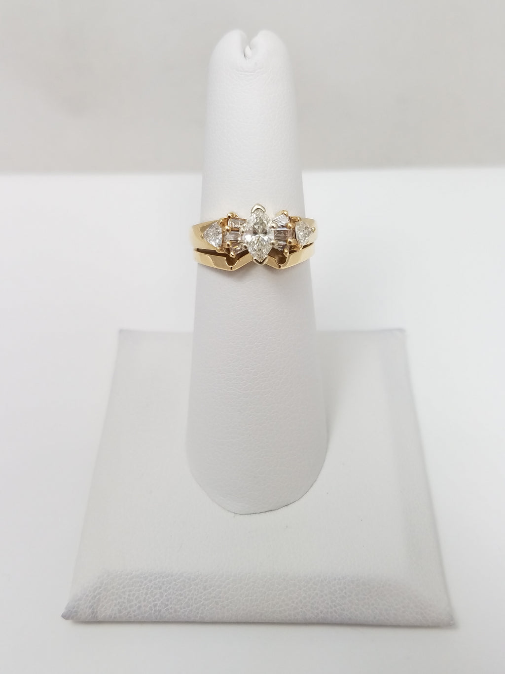 Showy 14k Yellow Gold Natural Diamond Engagement Ring Set