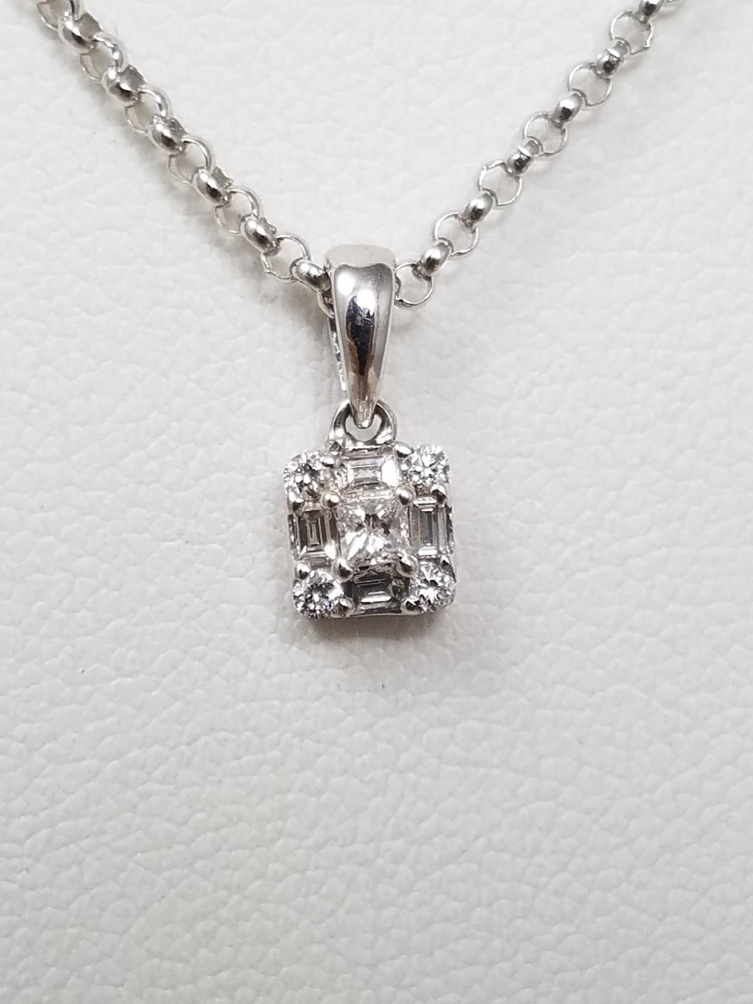 Petite 16" 14k & 18k White Gold Natural Diamond Pendant Necklace