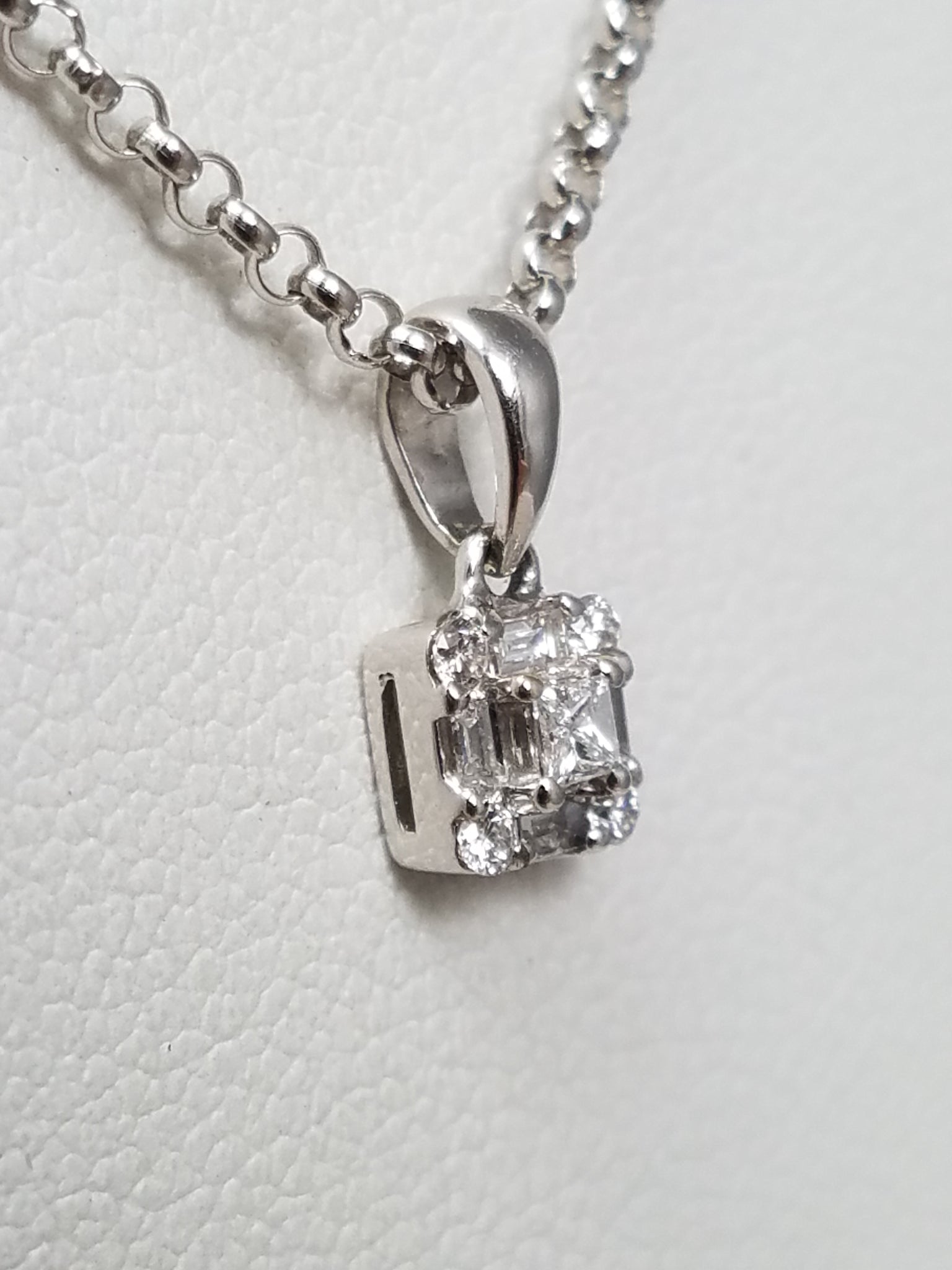Petite 16" 14k & 18k White Gold Natural Diamond Pendant Necklace