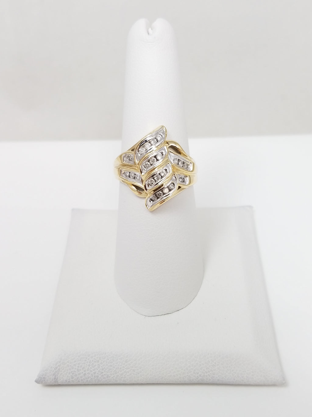 Glamorous 10k Two Tone Gold Natural Diamond Ring