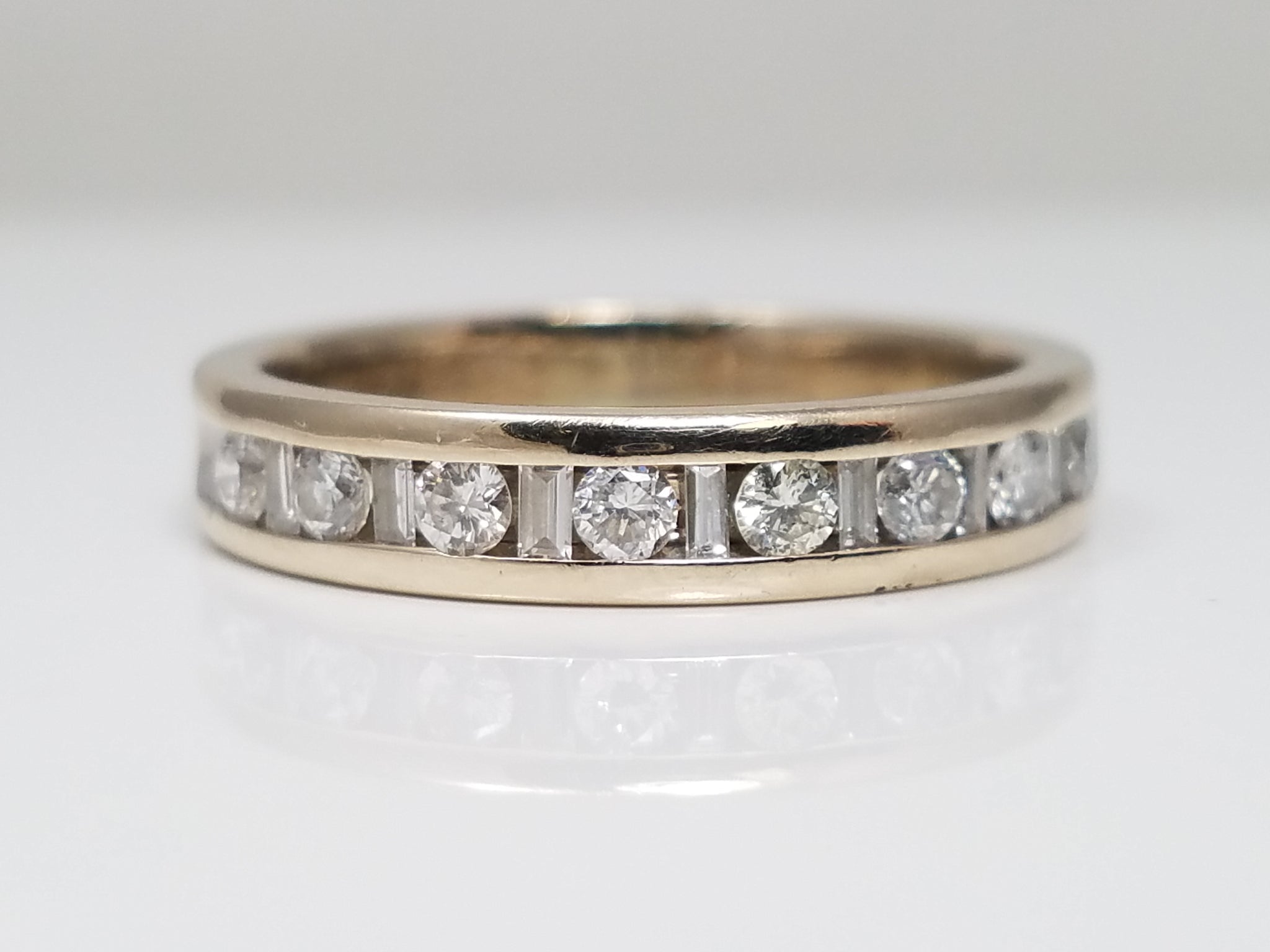 Magnificent 14k White Gold Natural Diamond Anniversary Ring Band