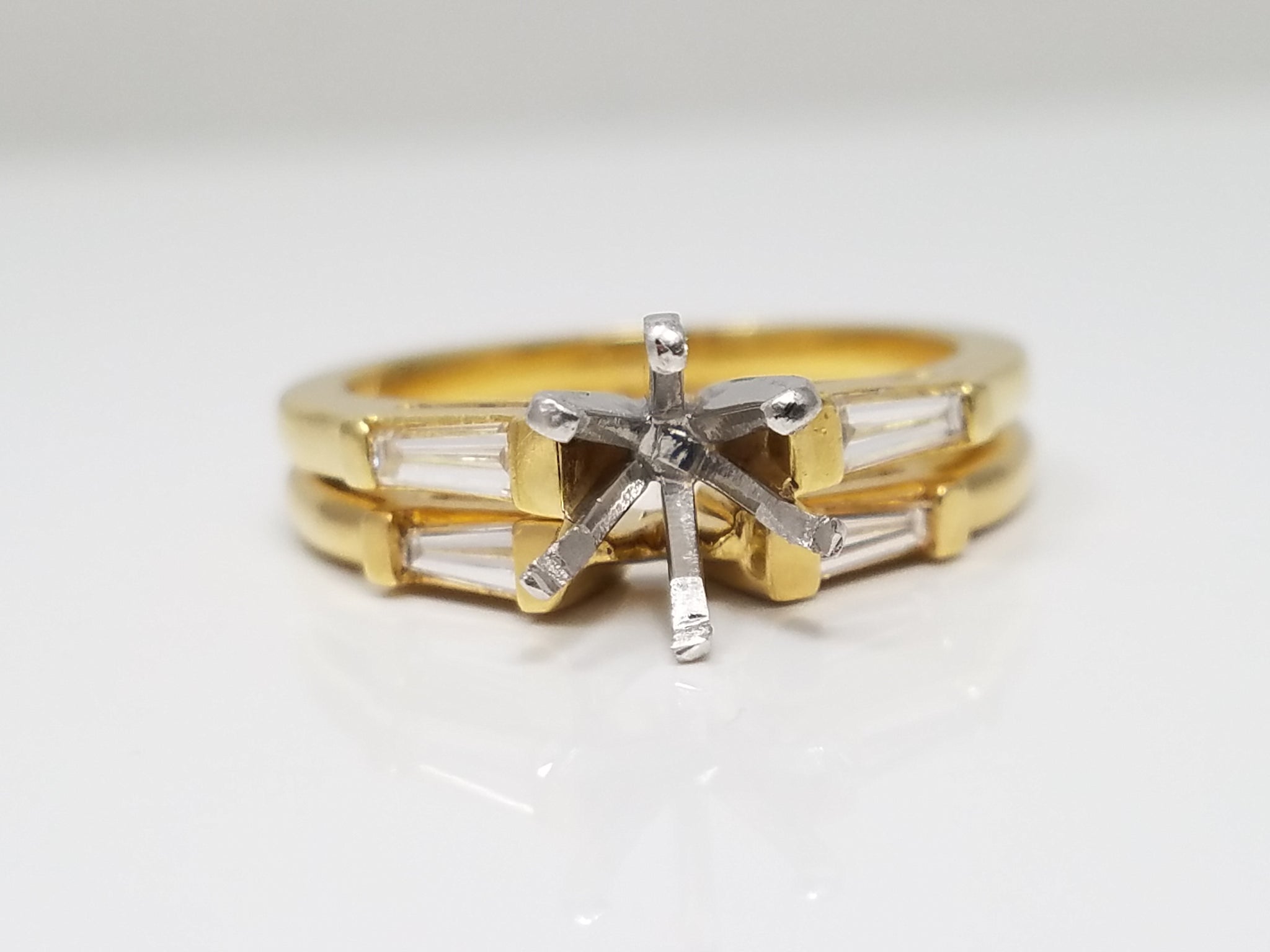 Classic 18k Yellow Gold Natural Diamond Engagement Ring Set Mount