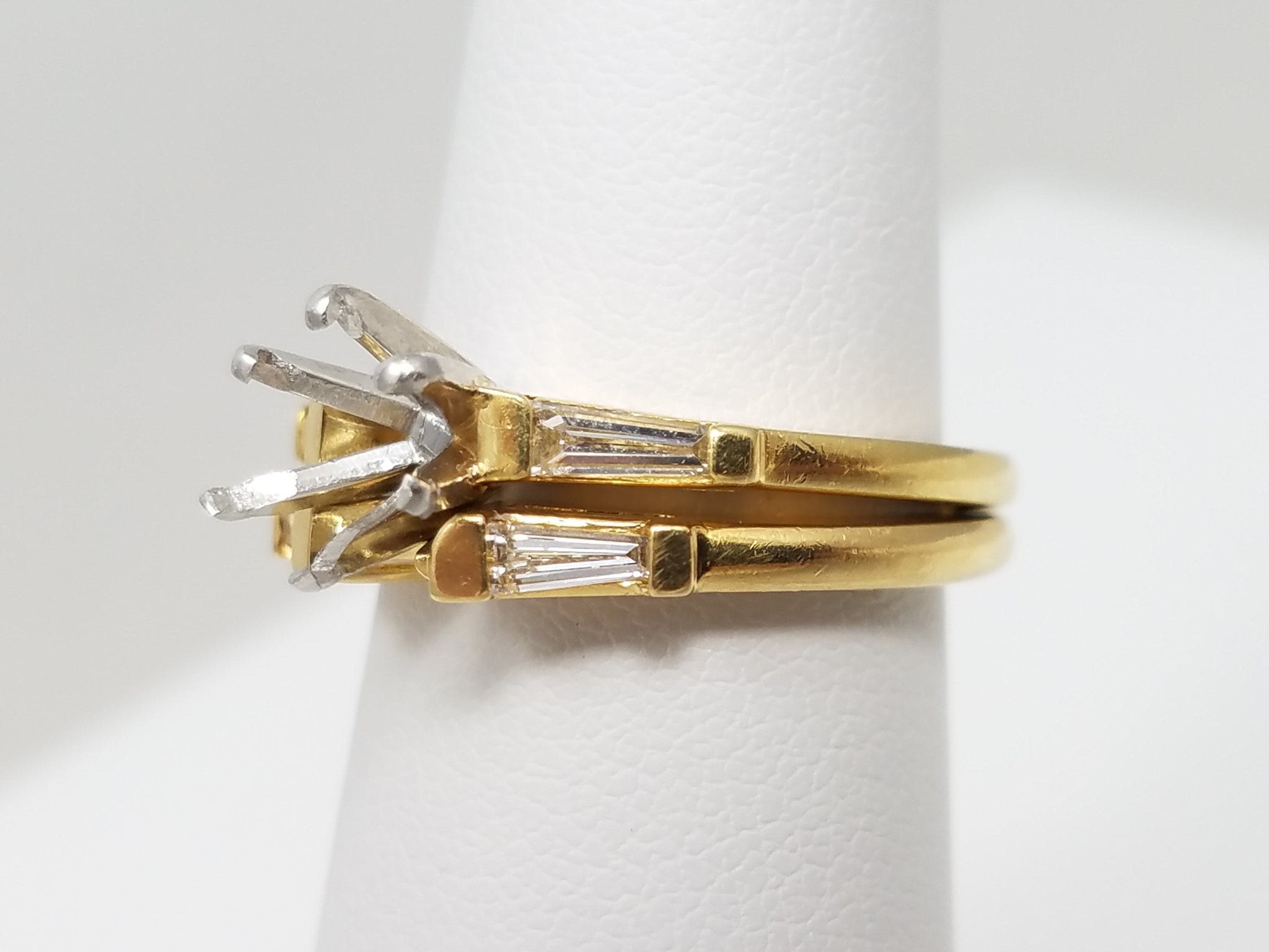 Classic 18k Yellow Gold Natural Diamond Engagement Ring Set Mount