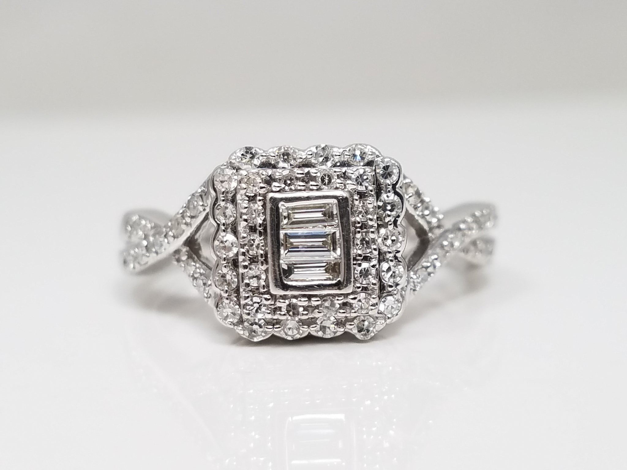 14k White Gold .50ctw Natural Diamond Ring