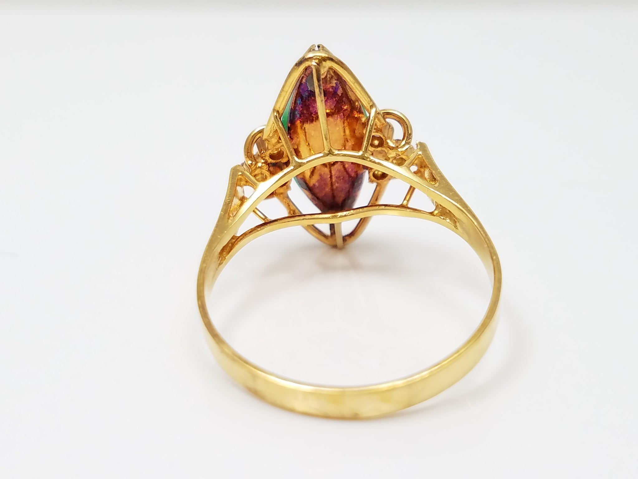 Vintage 18k Yellow Gold Natural Jade Ring
