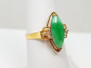 Vintage 18k Yellow Gold Natural Jade Ring