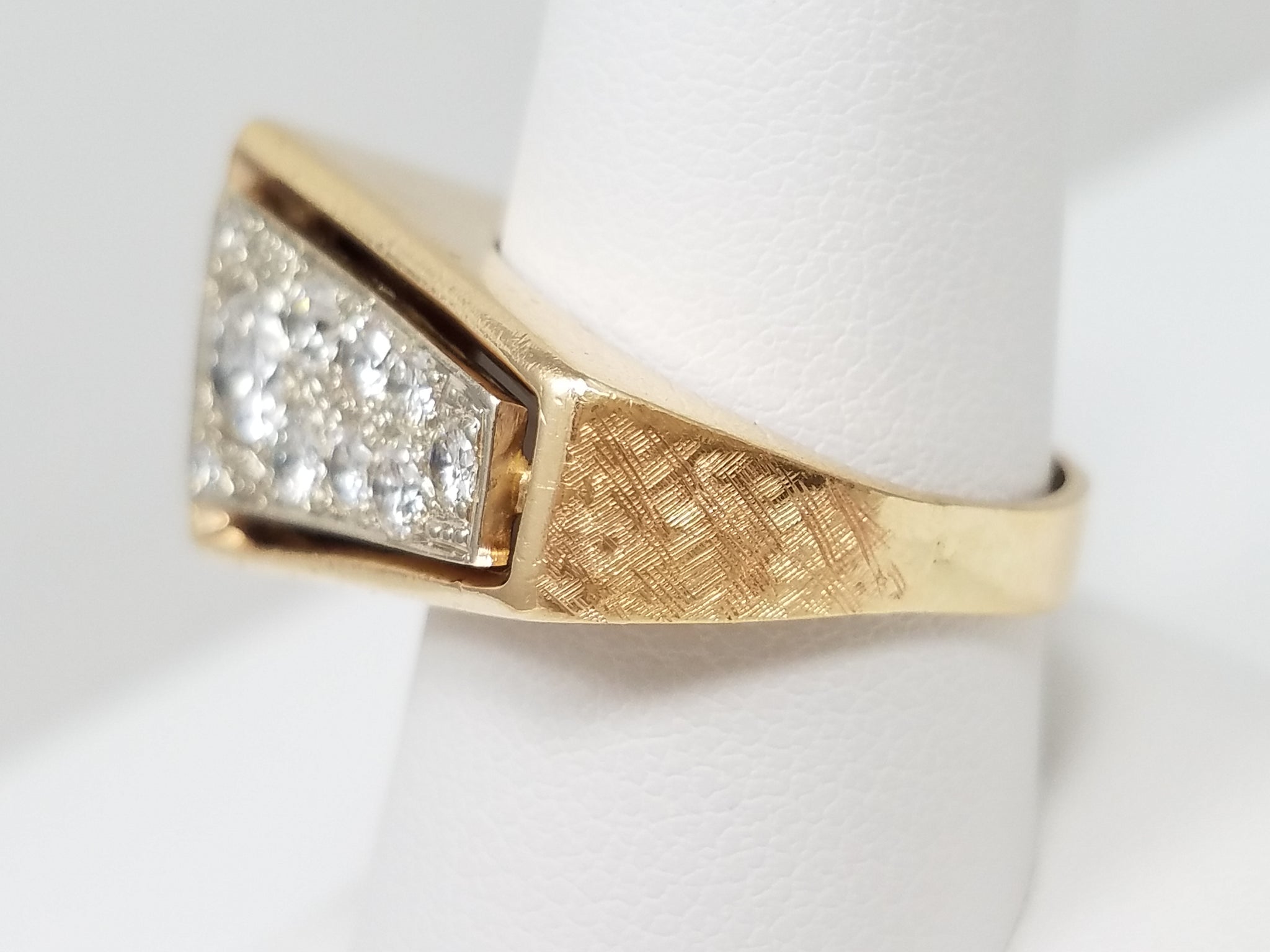 Chic Men's Vintage 14k Yellow Gold Natural Diamond Ring
