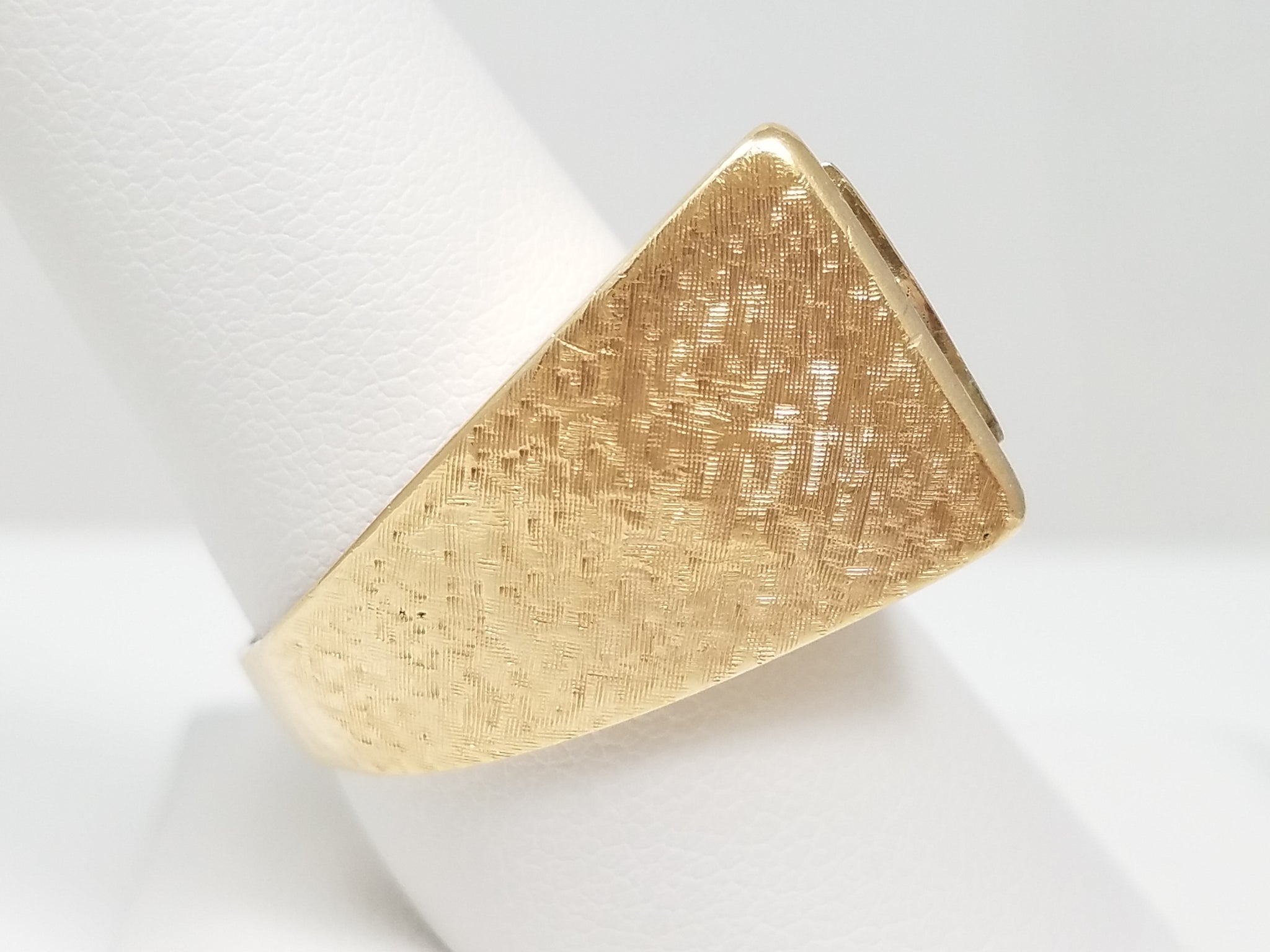 Chic Men's Vintage 14k Yellow Gold Natural Diamond Ring