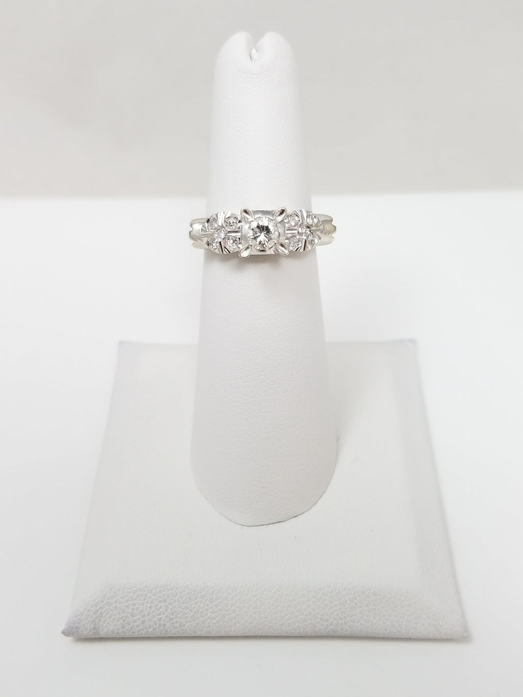 Vintage 18k White Gold Natural Diamond Engagement Ring