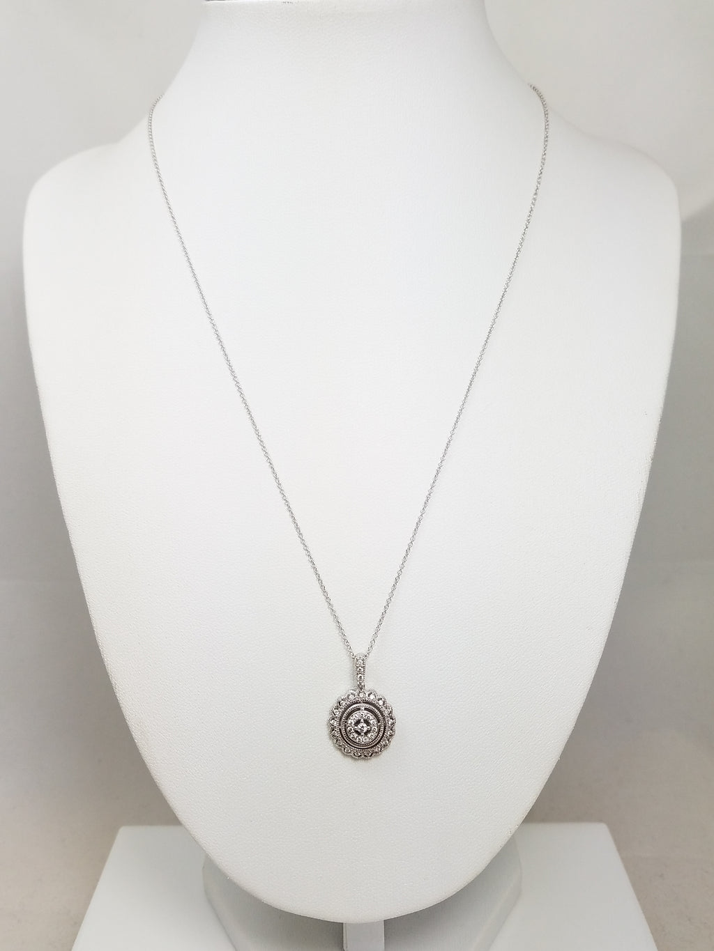 Scintillating 18" 18k White Gold Natural Diamond Circle Pendant Necklace