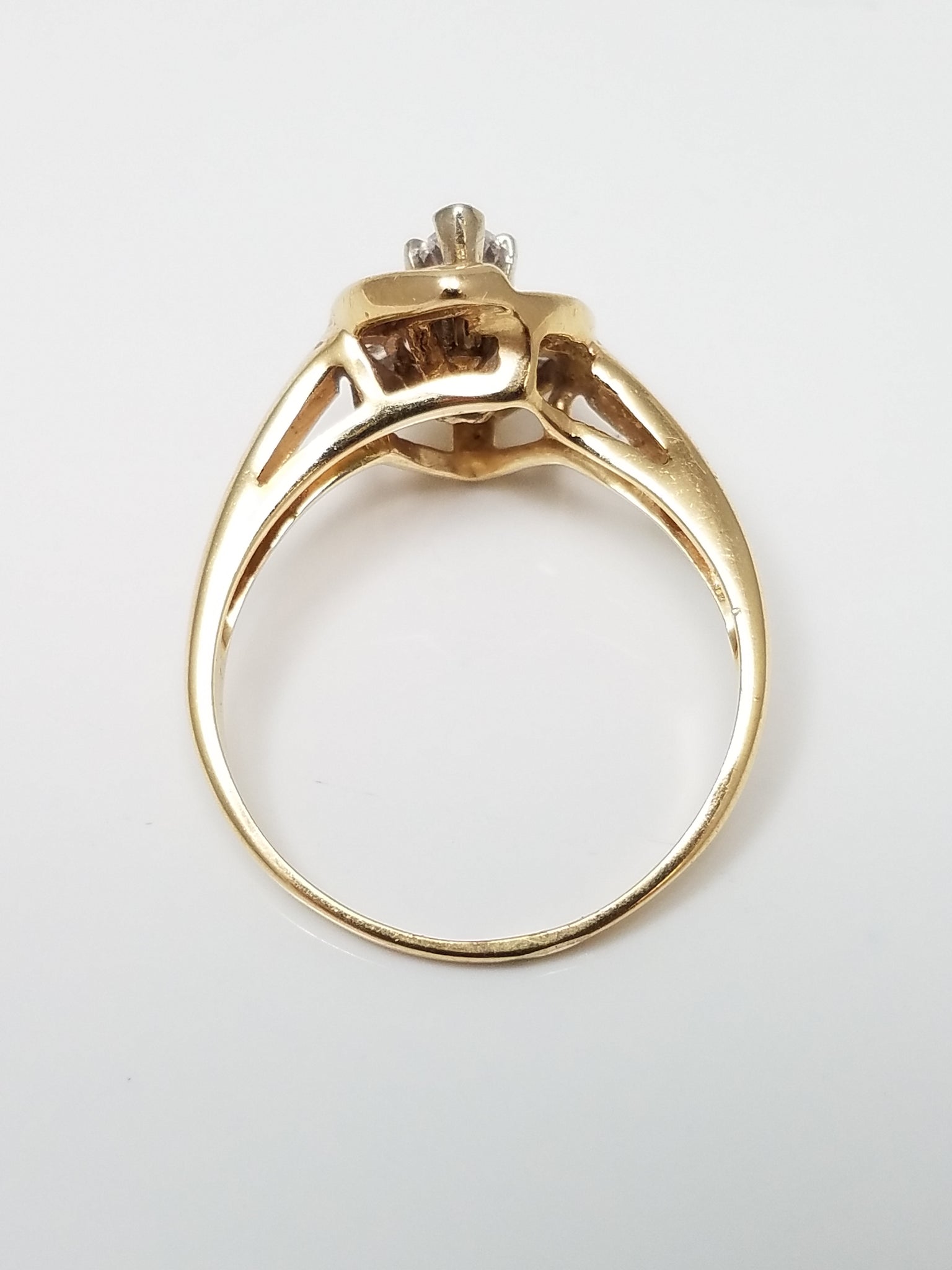 Precious 14k Yellow Gold Natural Diamond Engagement Ring
