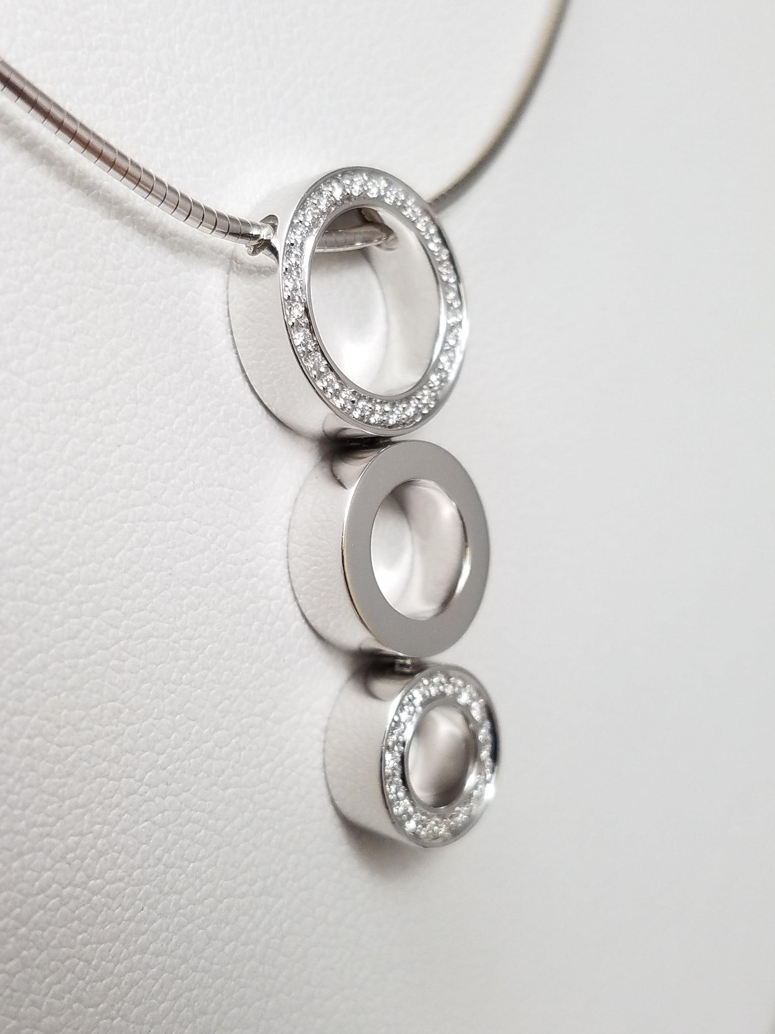 Chic 16" 18k White Gold Natural Diamond Movado Pendant Necklace