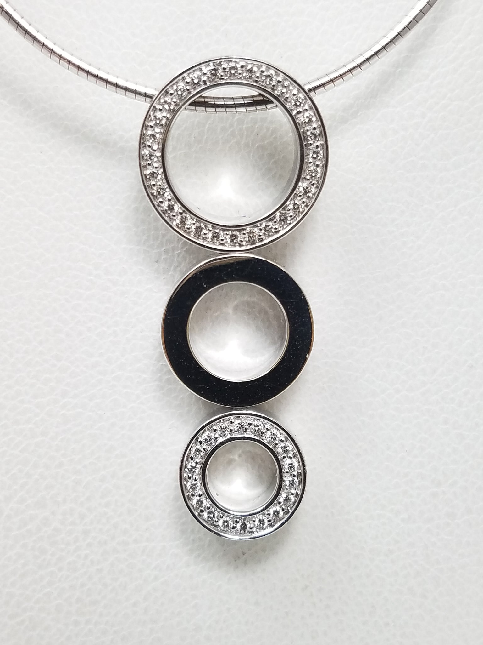Chic 16" 18k White Gold Natural Diamond Movado Pendant Necklace