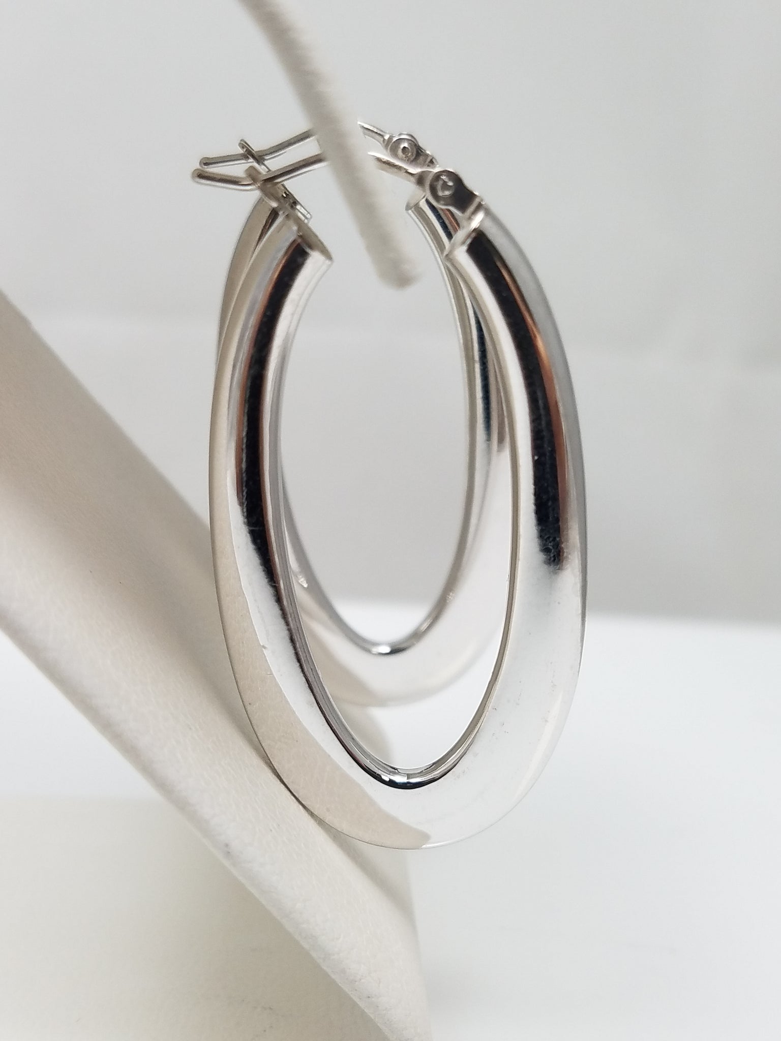 Fabulous 14k White Gold Elongated Hollow Hoop Earrings