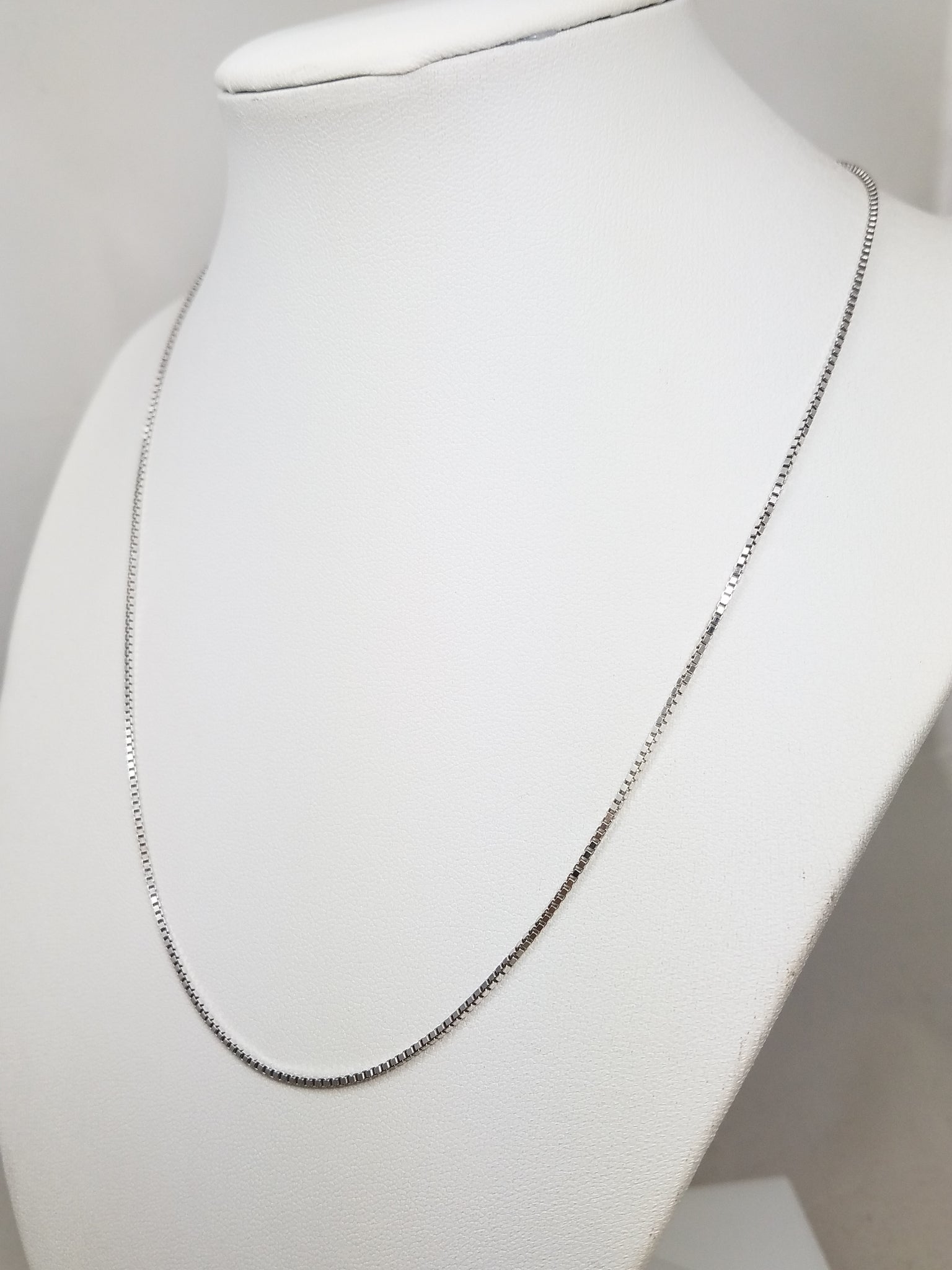 14k White Gold Box Link 1.3mm/18" Necklace