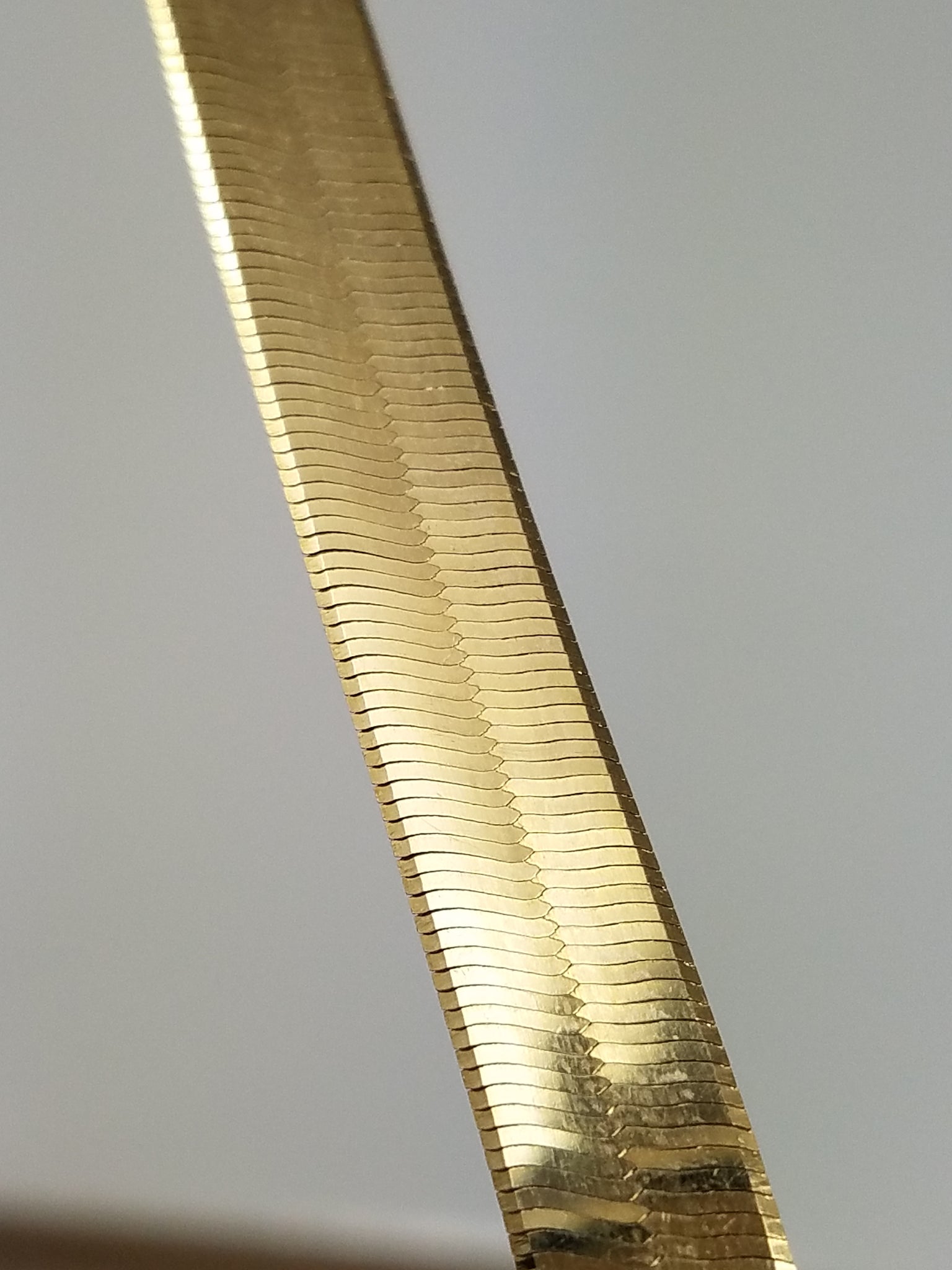 Sporty 18" 10k Yellow Gold Herringbone Link Chain Necklace