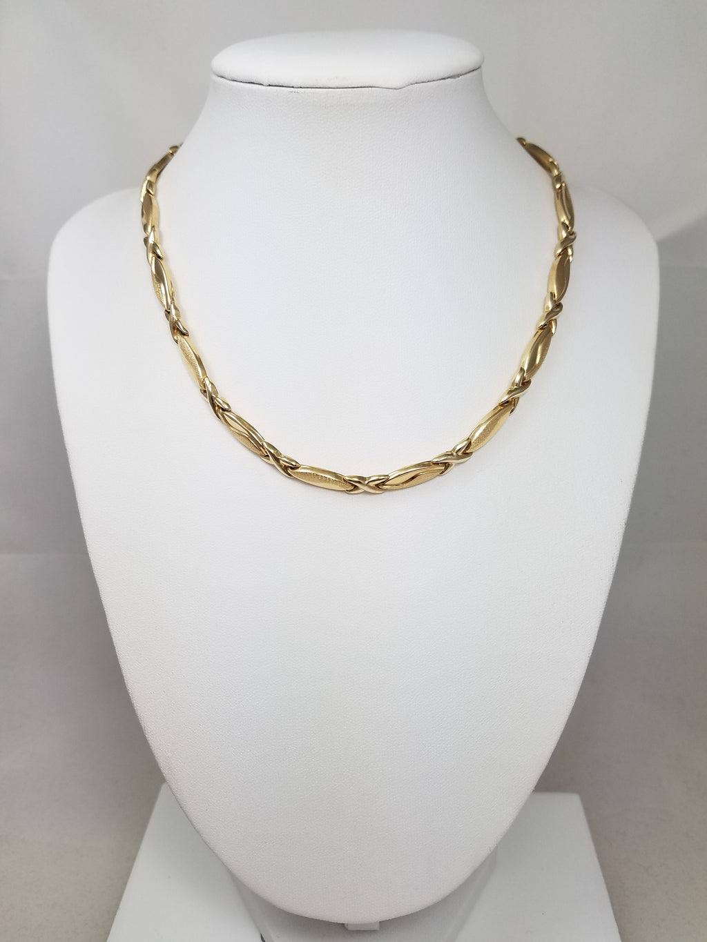 Precious 15.5" Hollow 14k Yellow Gold Hugs & Kisses Necklace