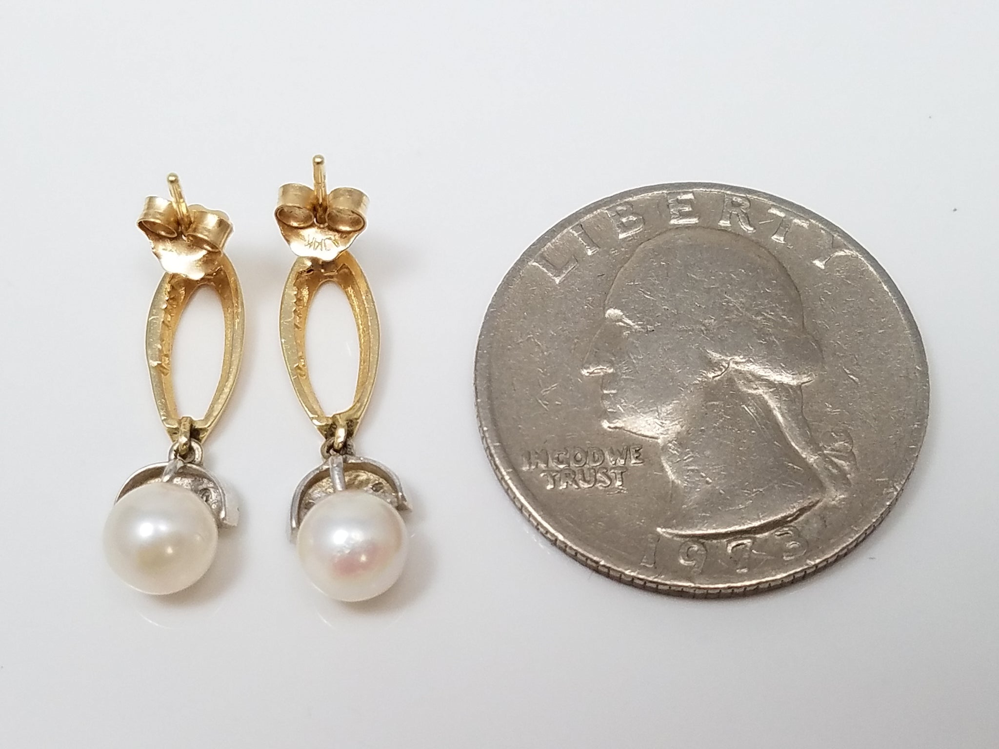 Swanky 14k Yellow Gold Cultured Pearl Natural Diamond Dangle Earrings