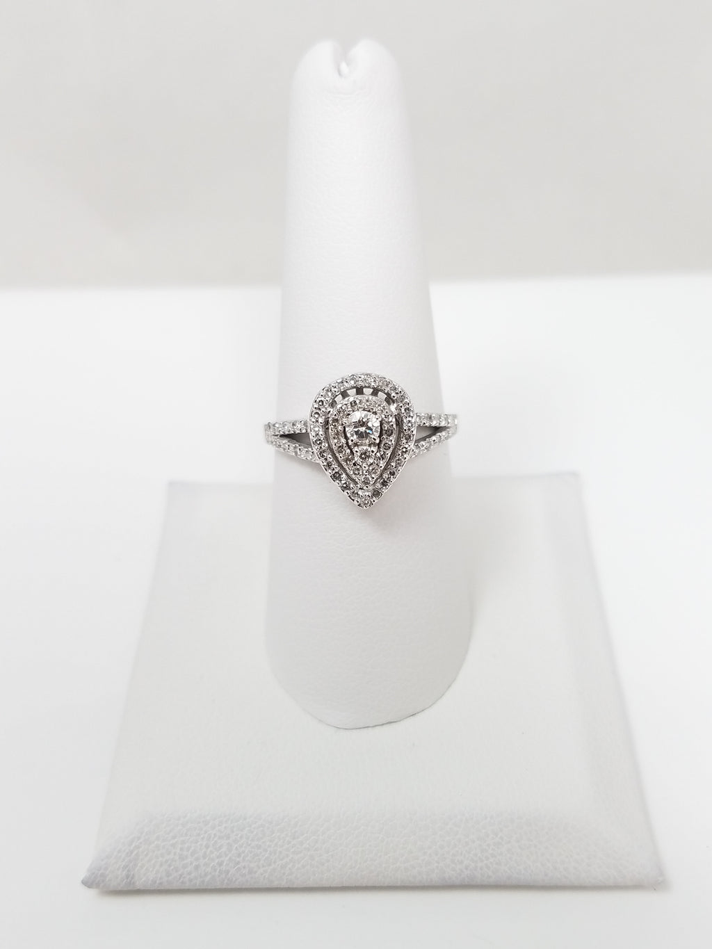 Elegant 10k White Gold Natural Diamond Engagement Ring
