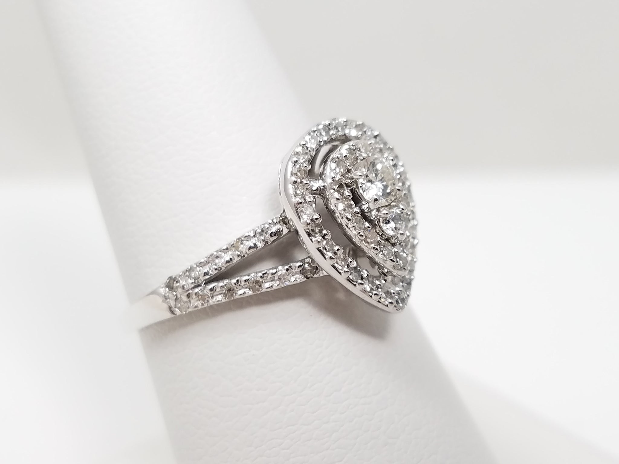 Elegant 10k White Gold Natural Diamond Engagement Ring