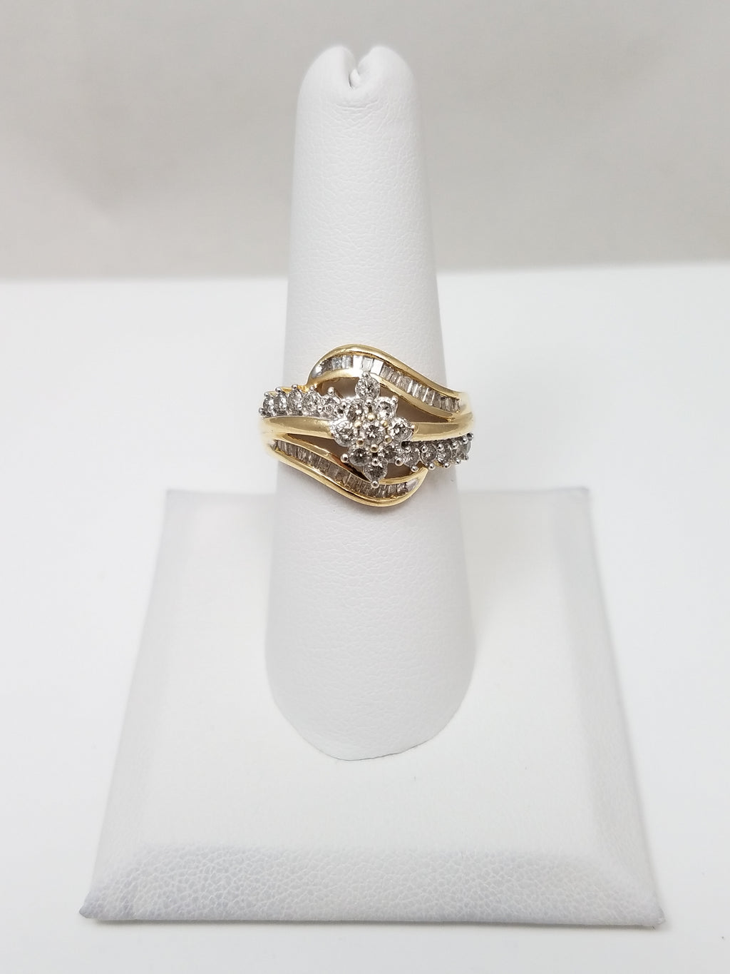 Sparkling 10k Natural Diamond Ring