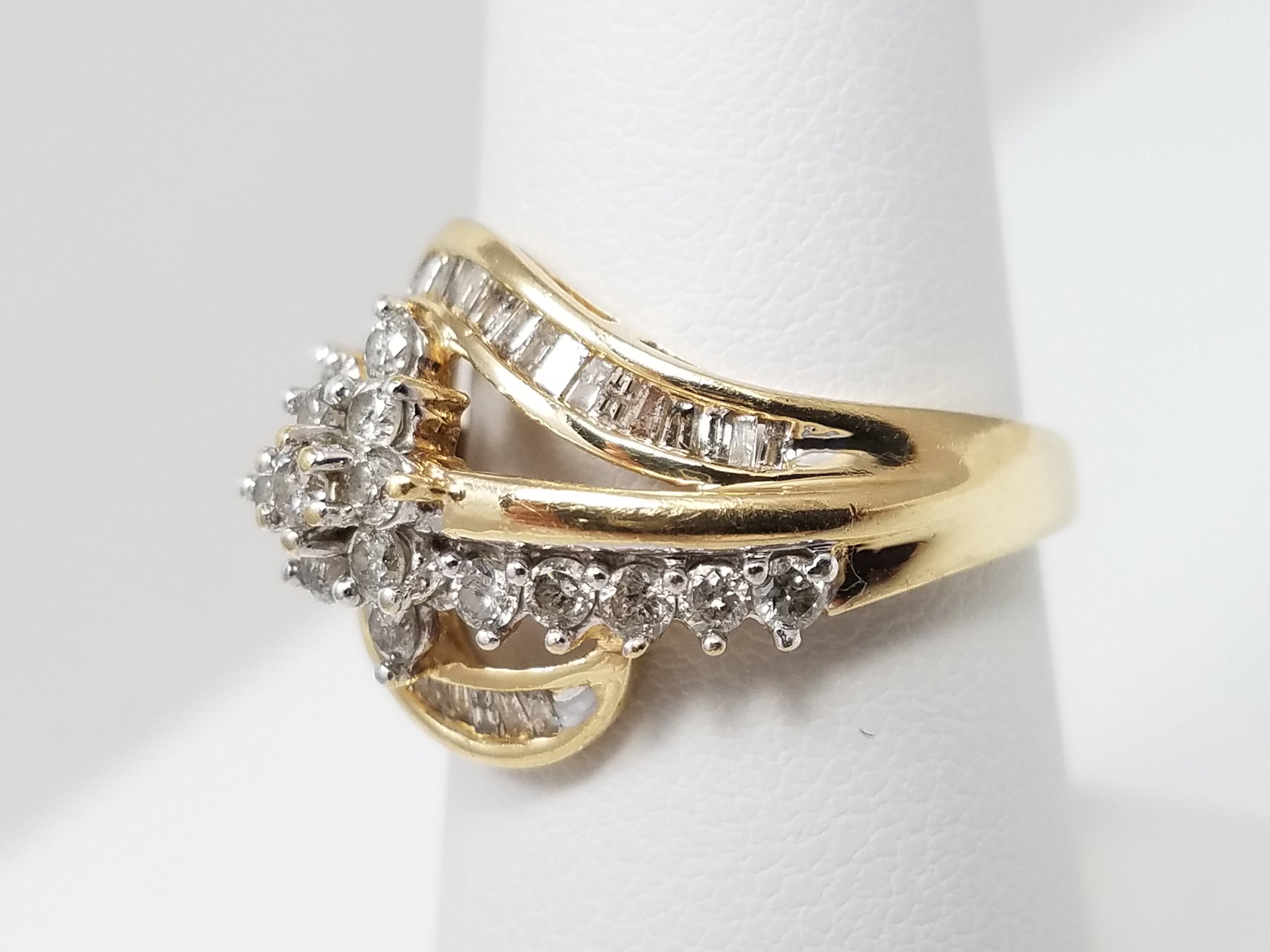 Sparkling 10k Natural Diamond Ring
