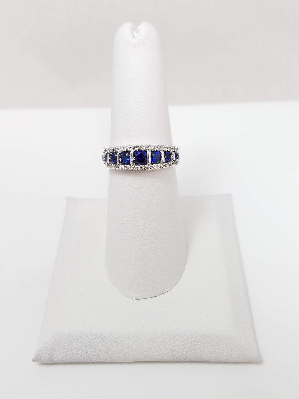 Glamorous 10k White Gold Natural Sapphire Diamond Ring Band