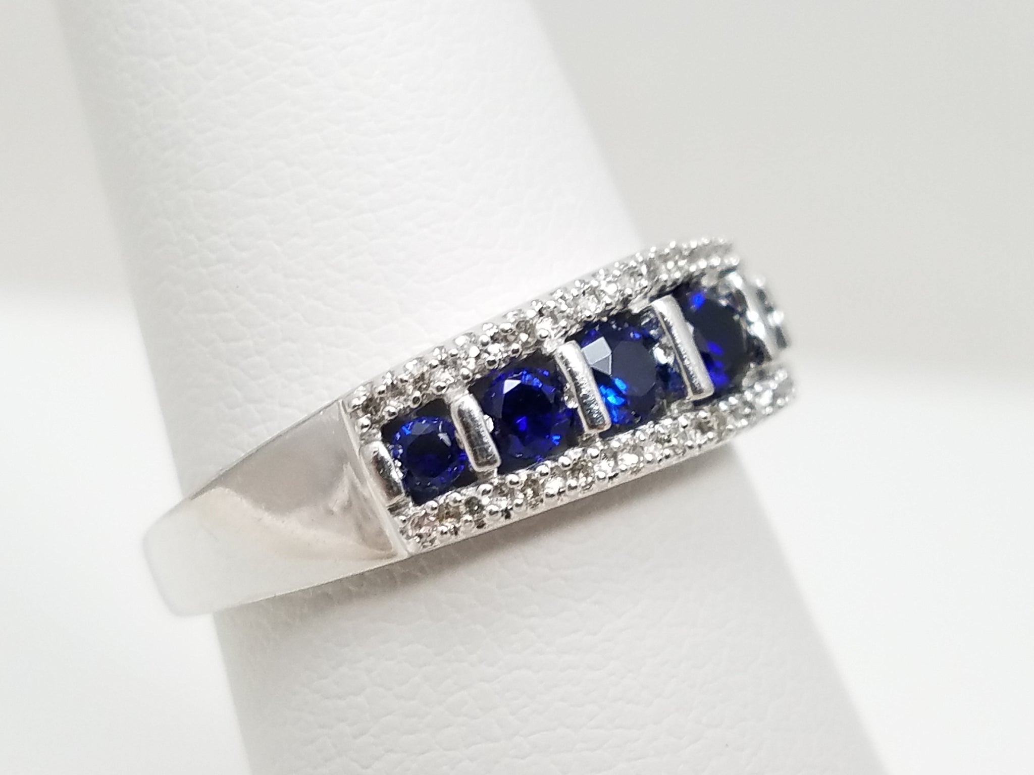 Glamorous 10k White Gold Natural Sapphire Diamond Ring Band