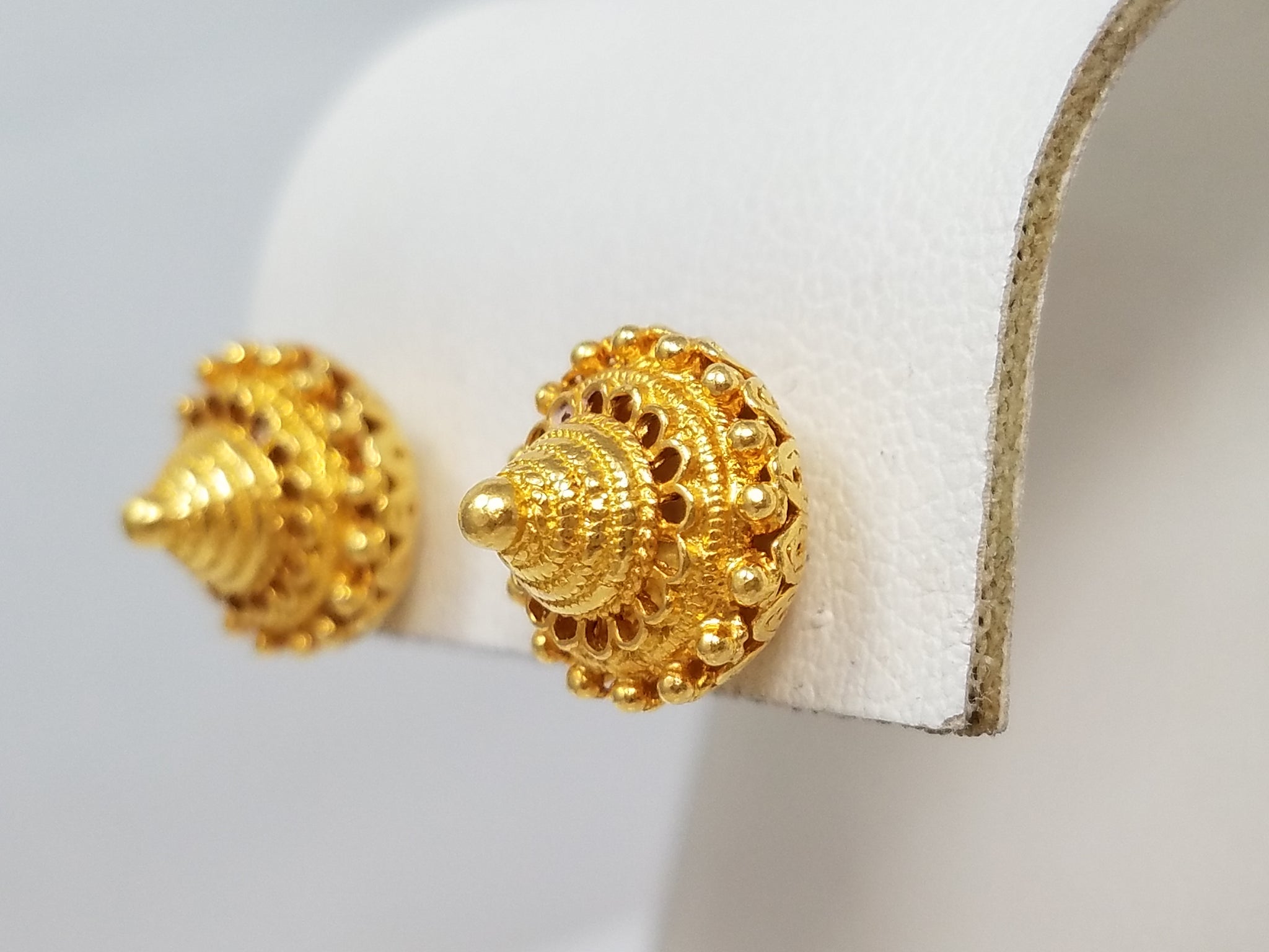 Outstanding 24k Yellow Gold Circular Earrings