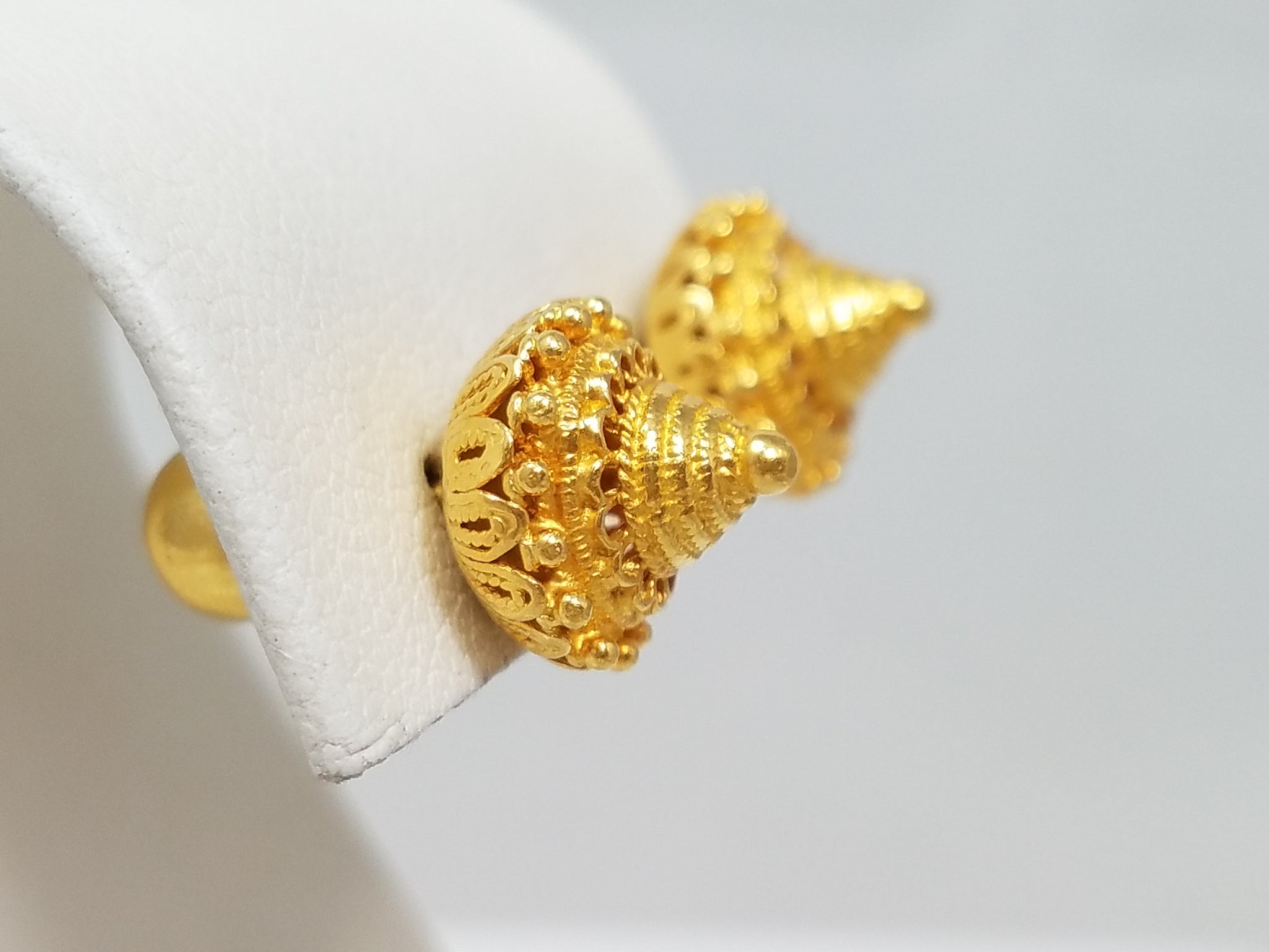 Outstanding 24k Yellow Gold Circular Earrings
