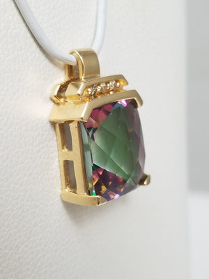 Flashy 14k Yellow Gold Natural Mystic Topaz Diamond Pendant